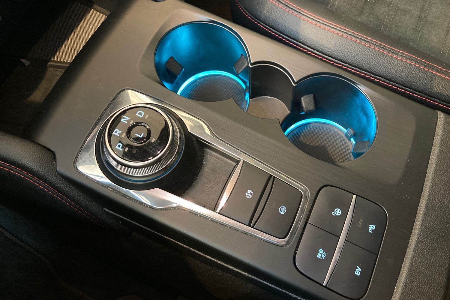 Billede af Ford Kuga 2,5 Plugin-hybrid ST-Line X CVT 225HK 5d Trinl. Gear