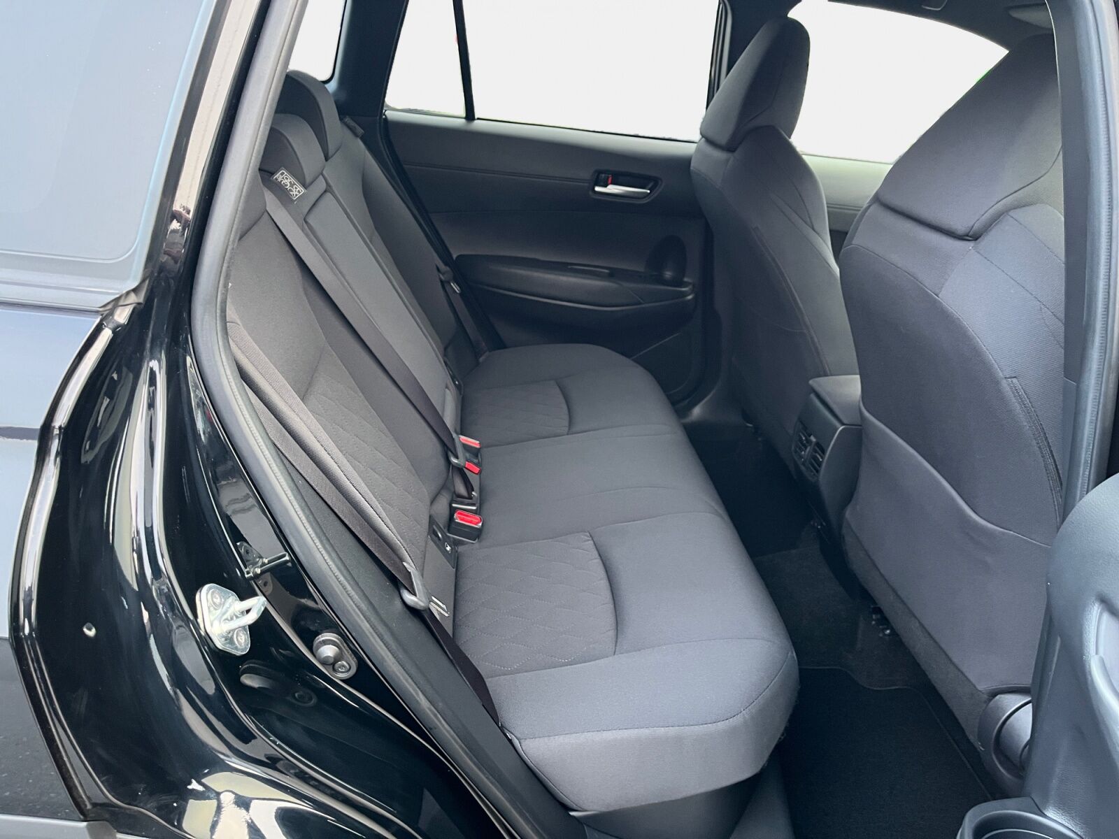 Billede af Toyota Corolla Cross 2,0 Hybrid Style Comfort E-CVT 197HK 5d Aut.