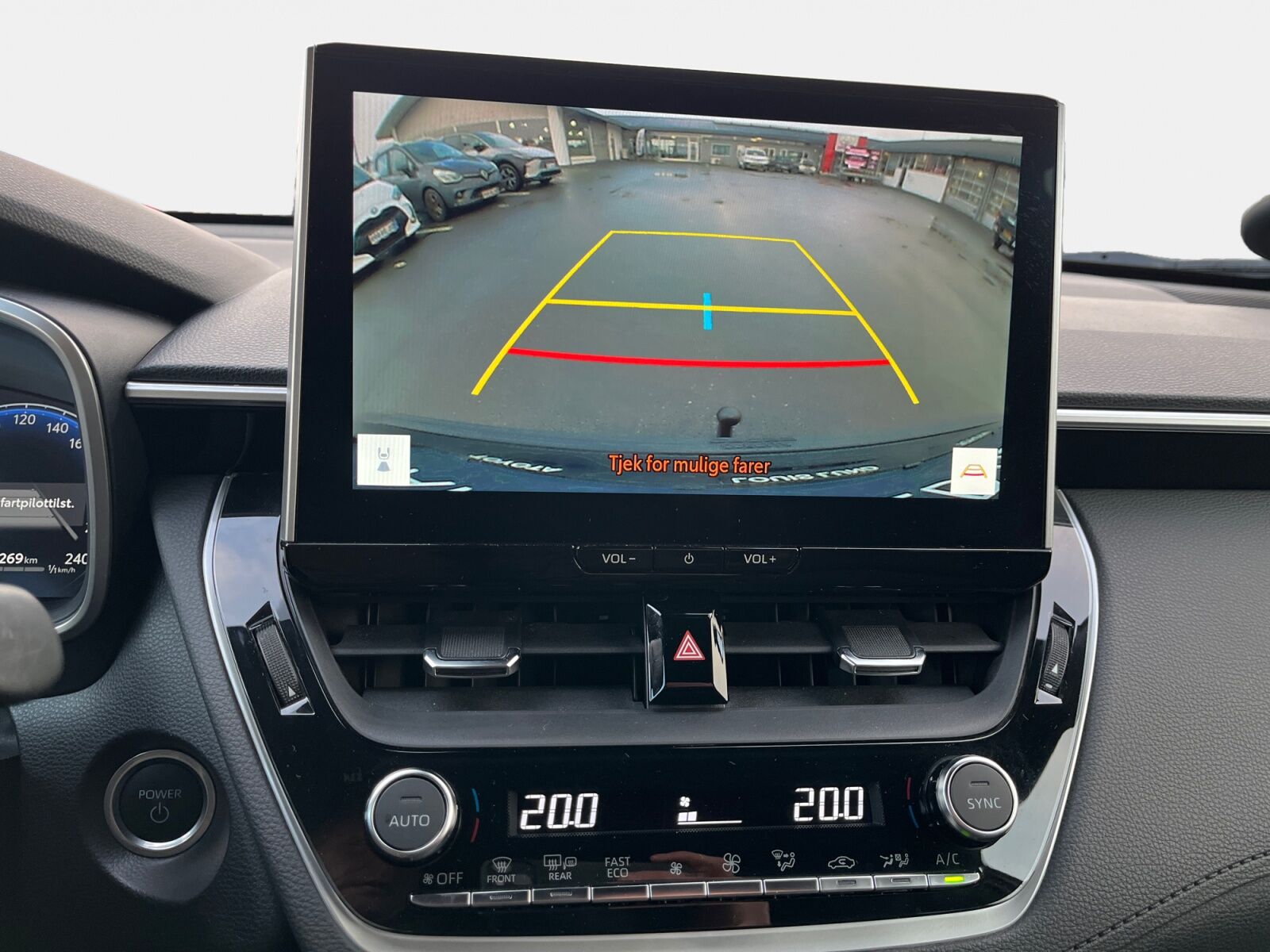 Billede af Toyota Corolla Cross 2,0 Hybrid Style Comfort E-CVT 197HK 5d Aut.