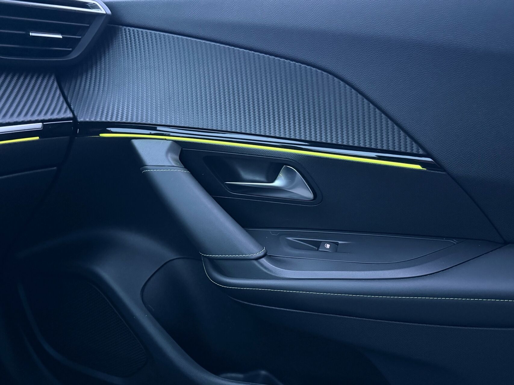 Billede af Peugeot e-2008 EL GT 136HK 5d Aut.