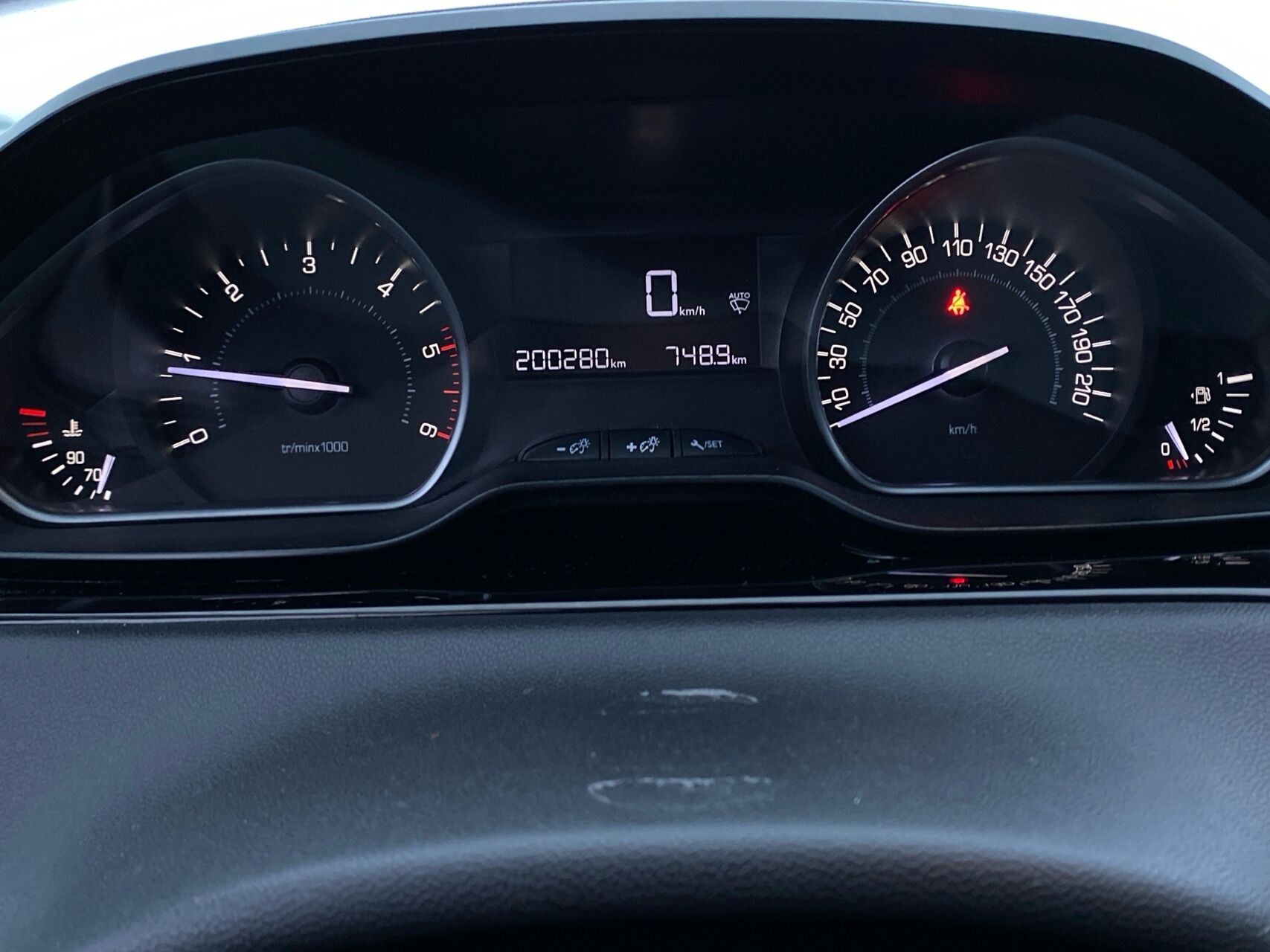 Billede af Peugeot 208 1,6 BlueHDi Chili Plus 100HK 5d