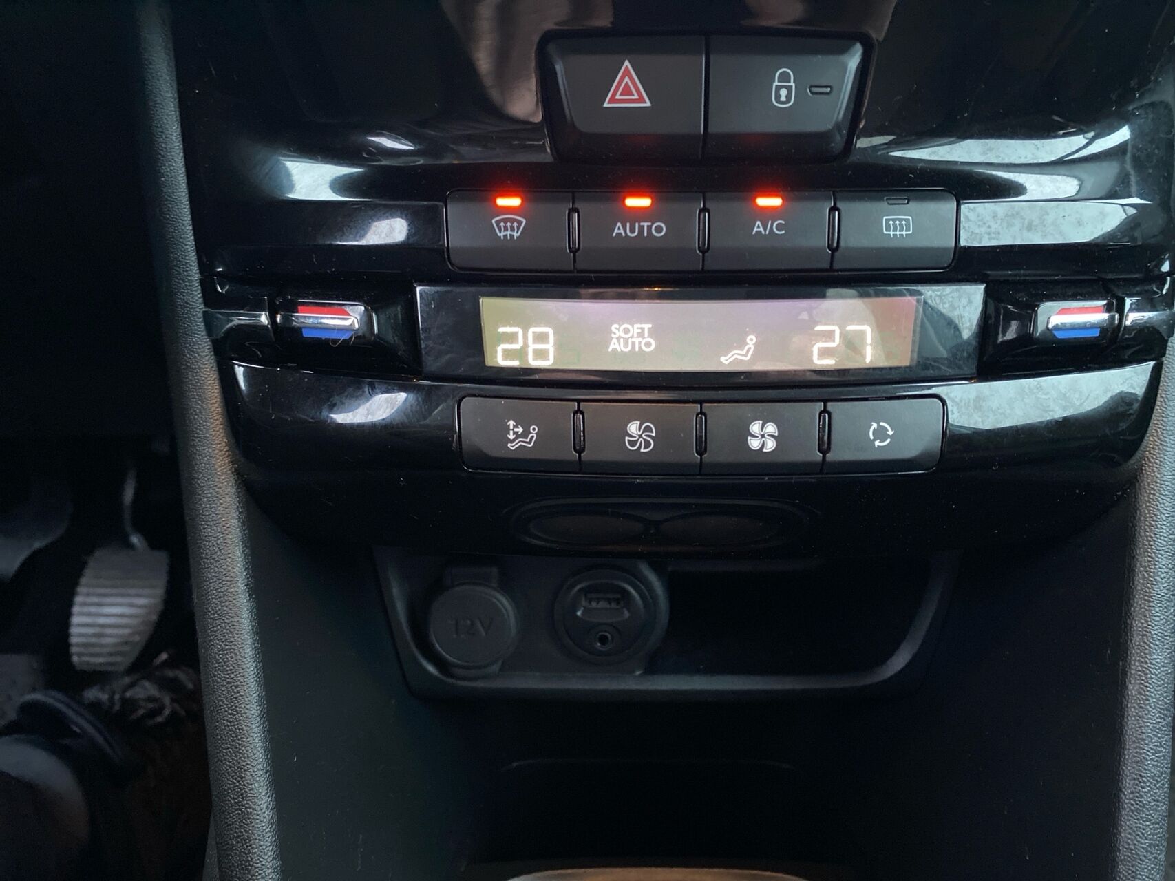 Billede af Peugeot 208 1,6 BlueHDi Chili Plus 100HK 5d