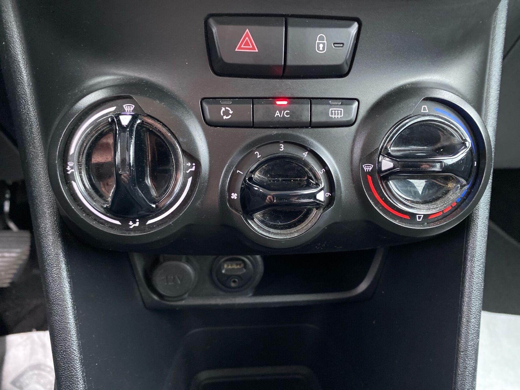 Billede af Peugeot 208 1,6 e-HDi Allure 92HK 5d