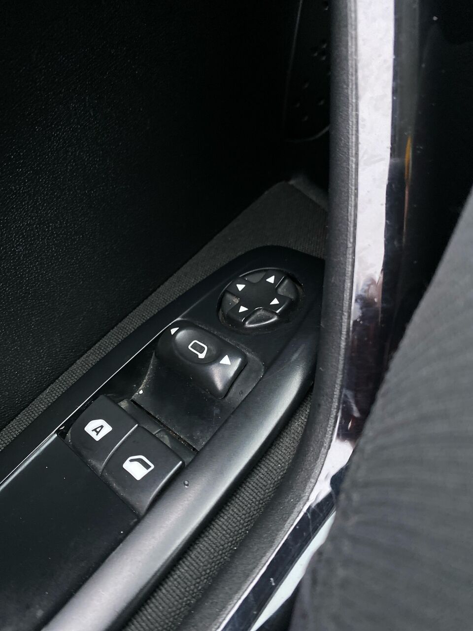 Billede af Peugeot 208 1,6 e-HDi Allure 92HK 5d