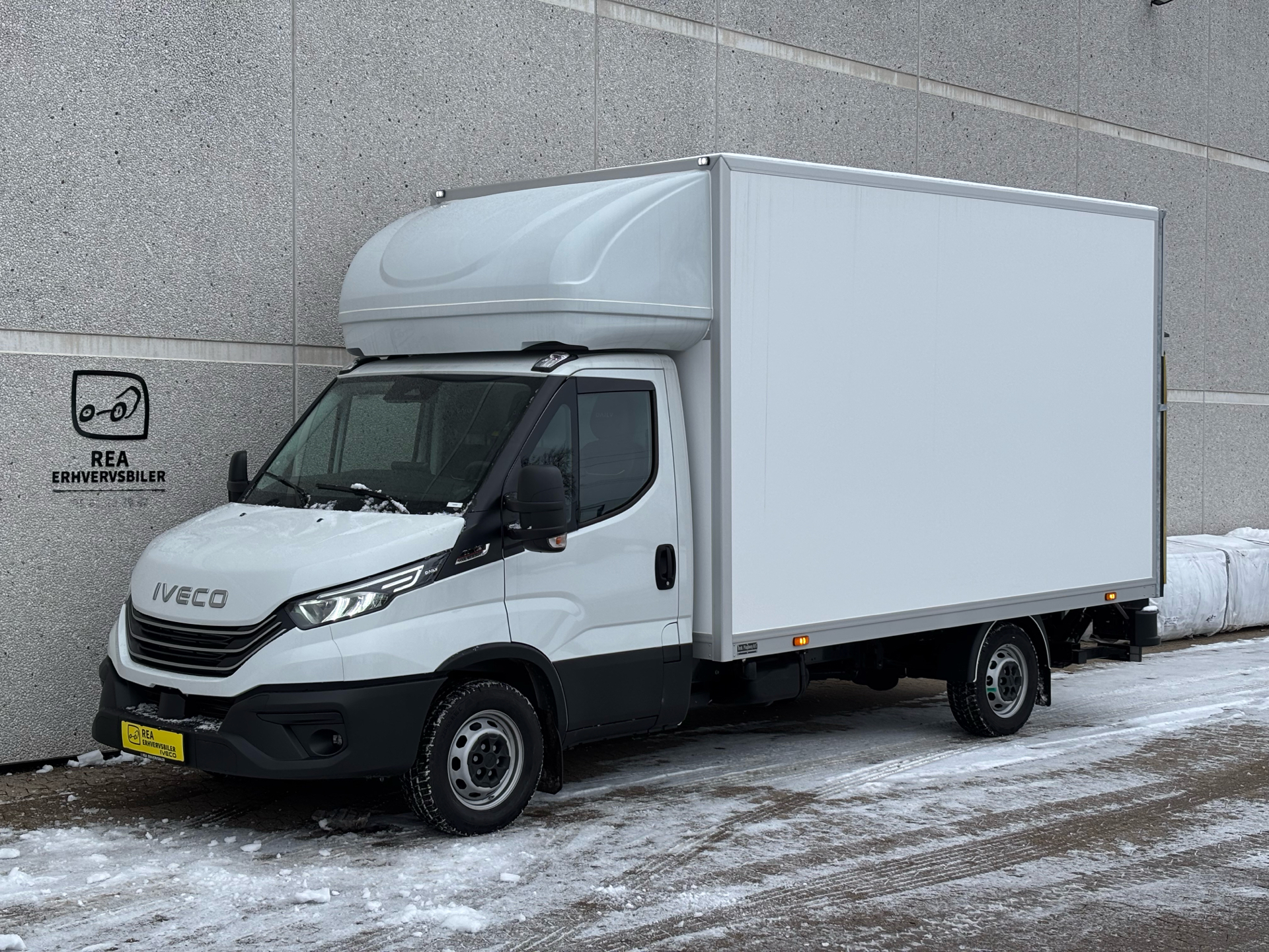 Billede af Iveco Daily 35S18 4100mm 3,0 D 180HK Ladv./Chas. 8g Aut.