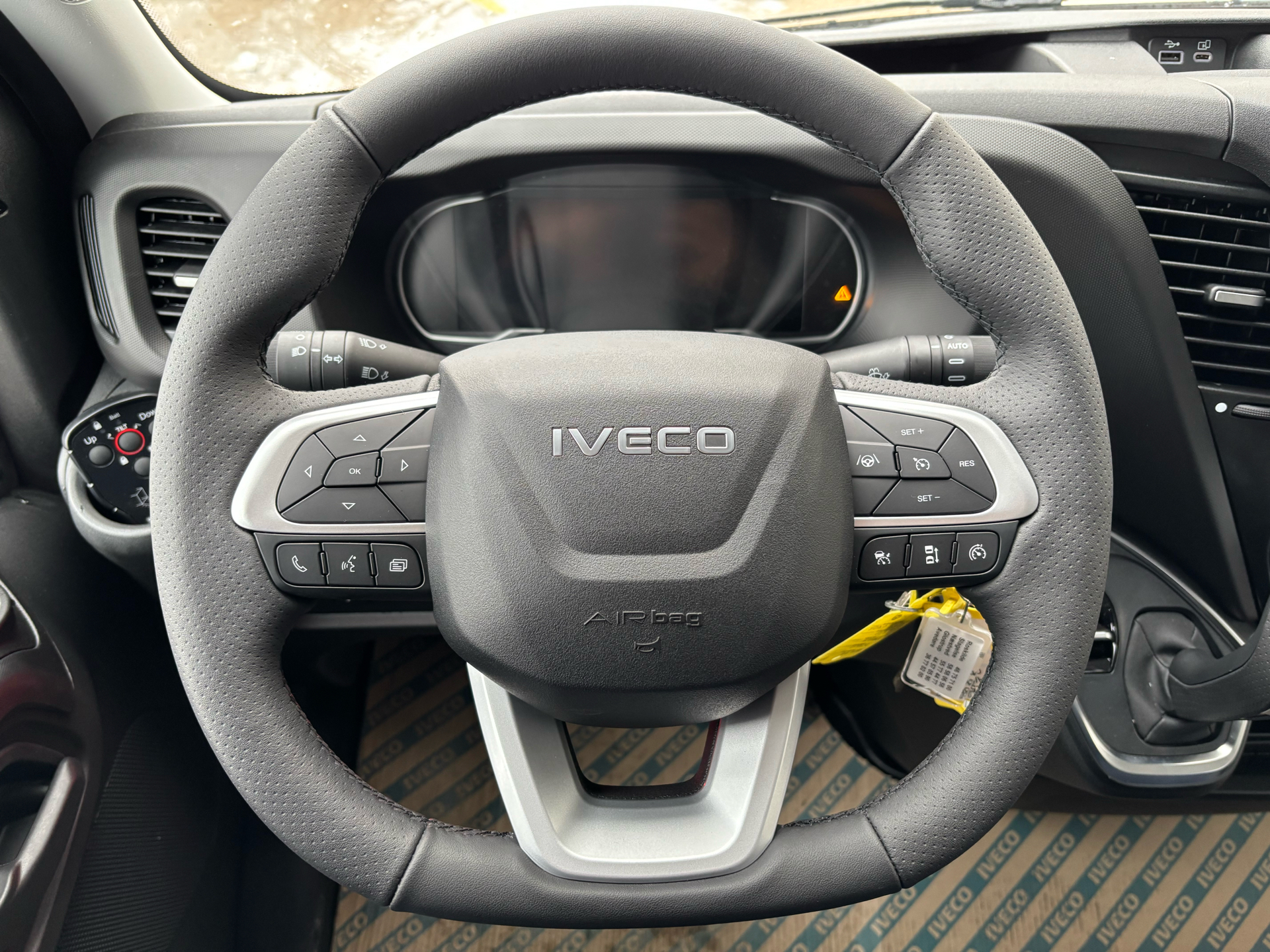 Billede af Iveco Daily 35S18 4100mm 3,0 D 180HK Ladv./Chas. 8g Aut.