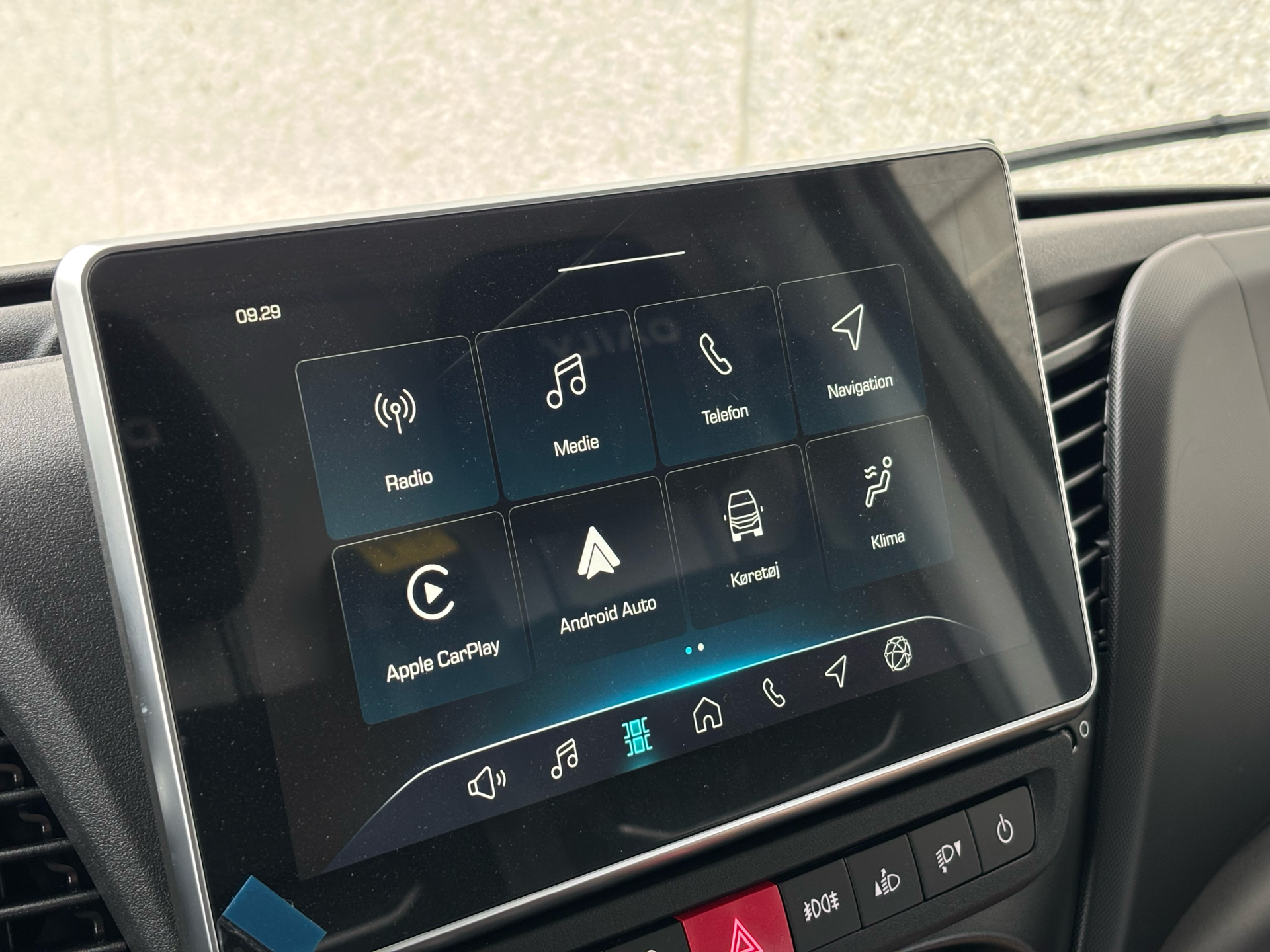 Billede af Iveco Daily 35S18 4100mm 3,0 D 180HK Ladv./Chas. 8g Aut.