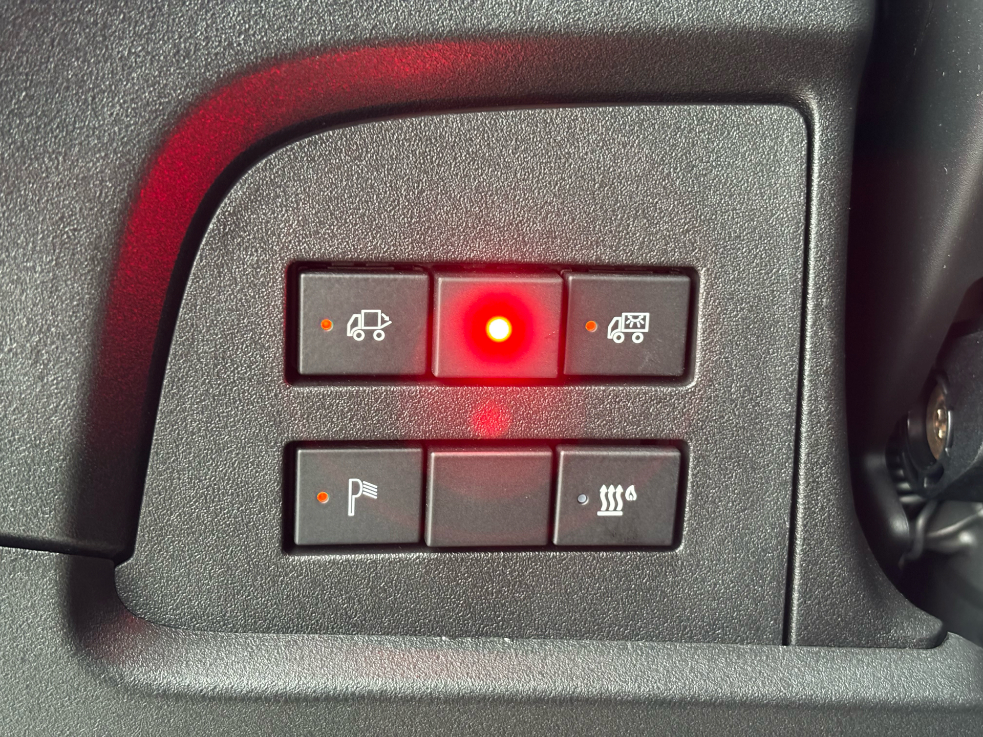 Billede af Iveco Daily 35S18 4100mm 3,0 D 180HK Ladv./Chas. 8g Aut.