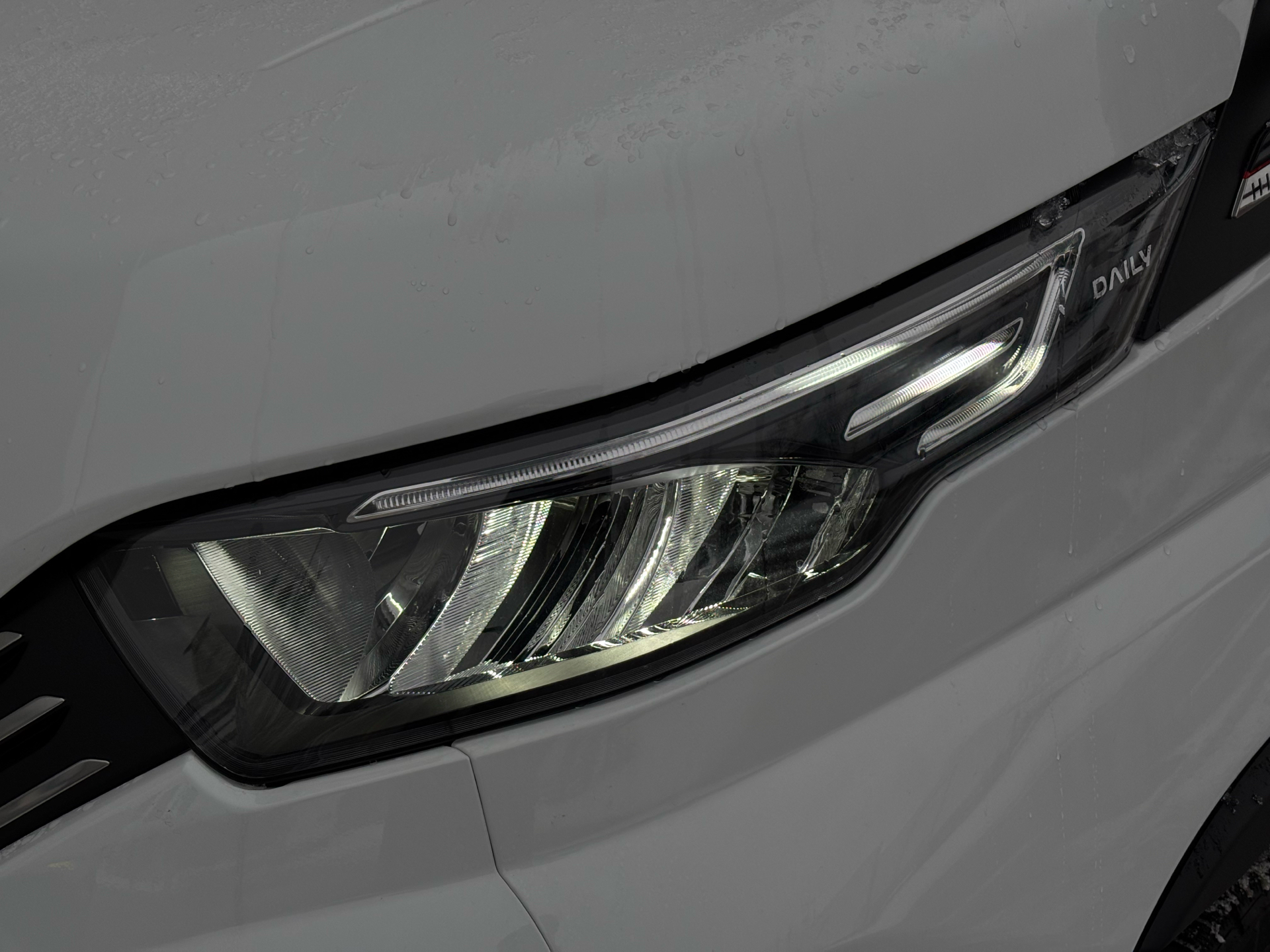 Billede af Iveco Daily 35S18 4100mm 3,0 D 180HK Ladv./Chas. 8g Aut.