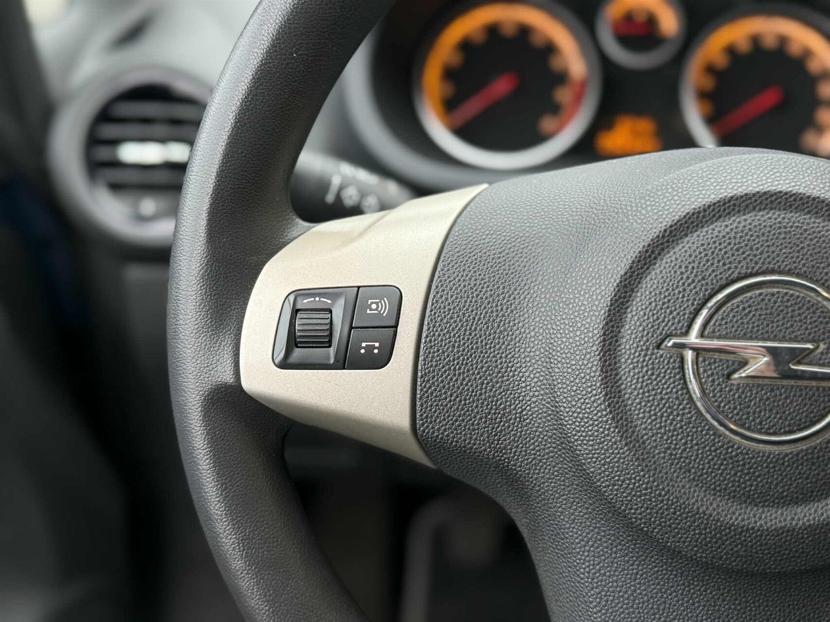 Billede af Opel Corsa 1,2 Twinport Enjoy 80HK 5d