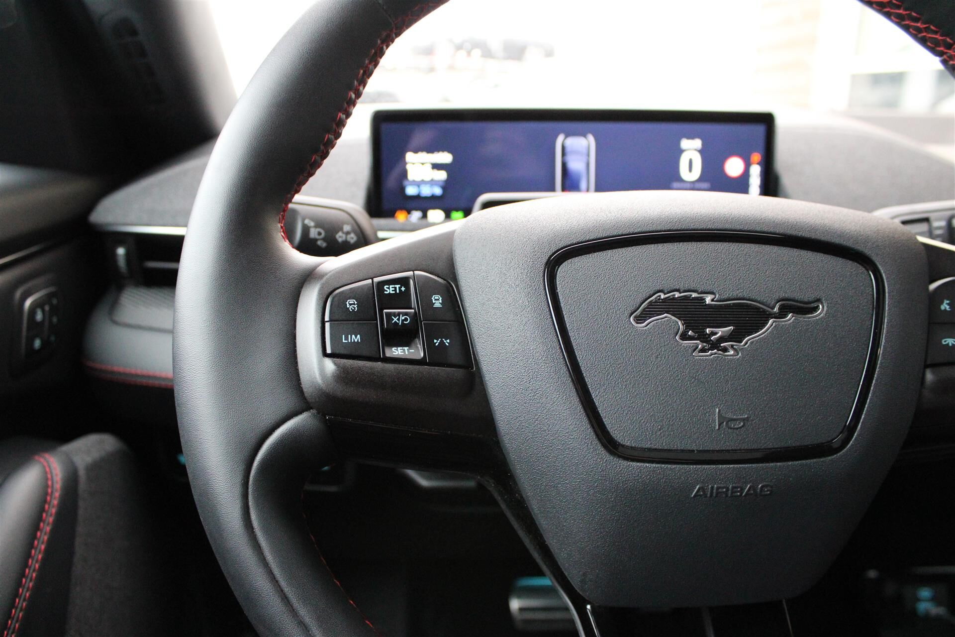 Billede af Ford Mustang Mach-E EL UR Premium 294HK 5d Aut.