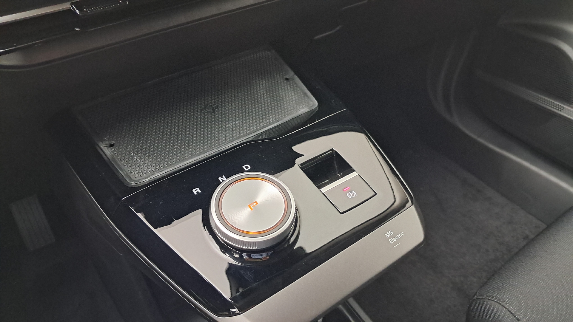 Billede af MG MG4 Electric EL Luxury Long Range 204HK 5d Aut.