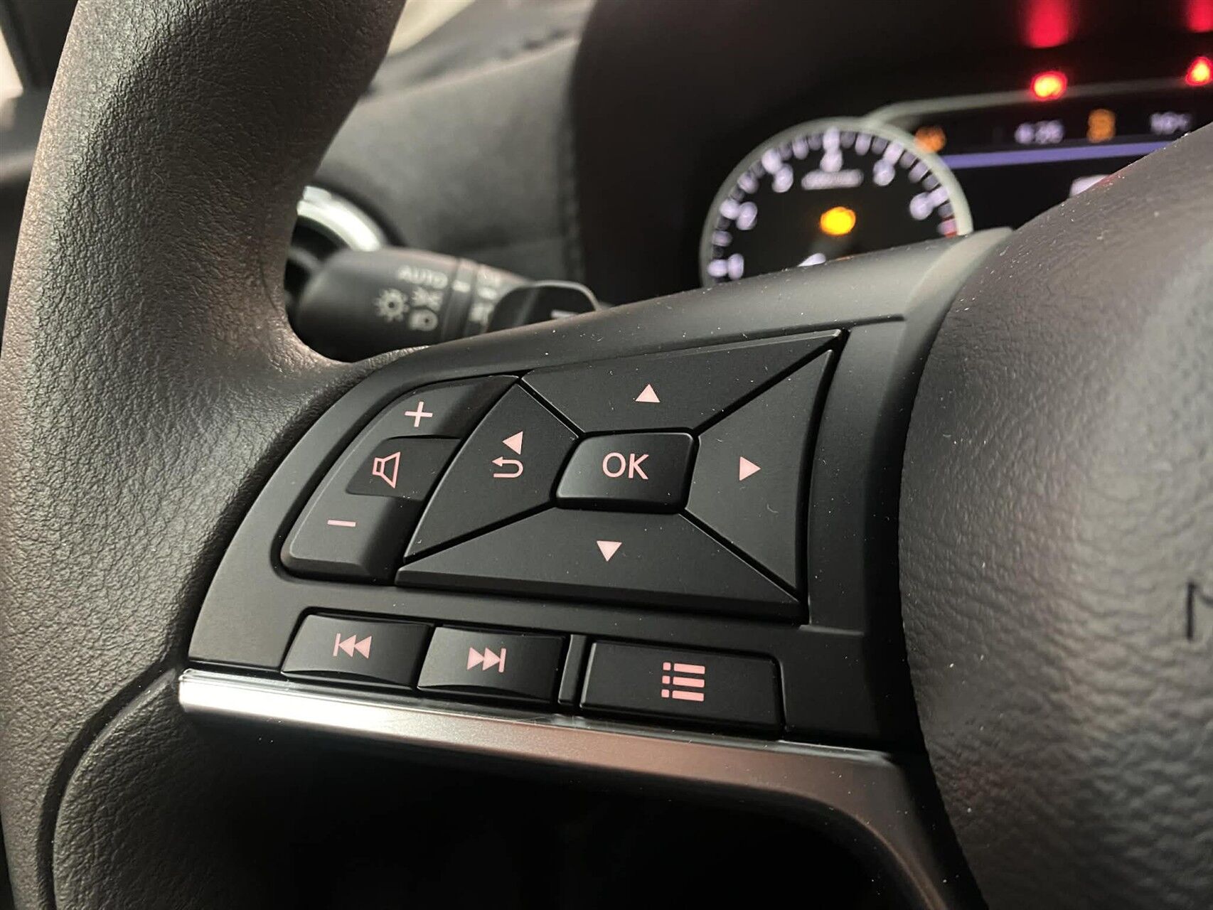 Billede af Nissan Juke 1,0 Dig-T Acenta DCT 114HK 5d 7g Aut.