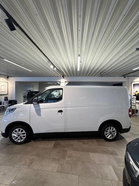 Billede af Maxus e-Deliver 3 SWB 50,2 kWh EL 160HK Van Aut.