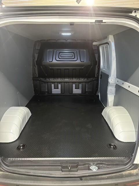 Billede af Maxus e-Deliver 3 SWB 50,2 kWh EL 160HK Van Aut.