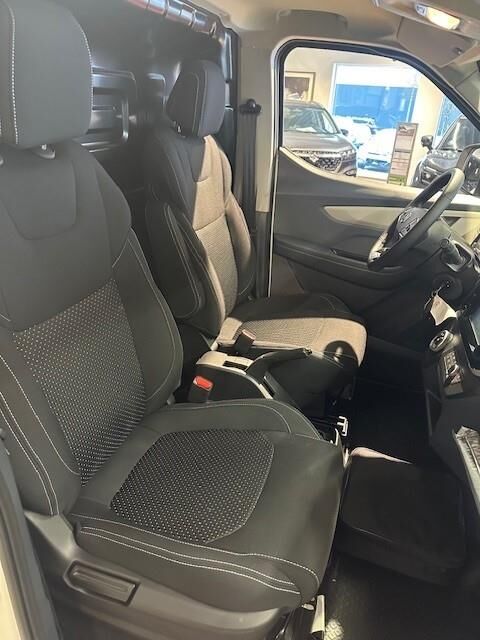 Billede af Maxus e-Deliver 3 SWB 50,2 kWh EL 160HK Van Aut.