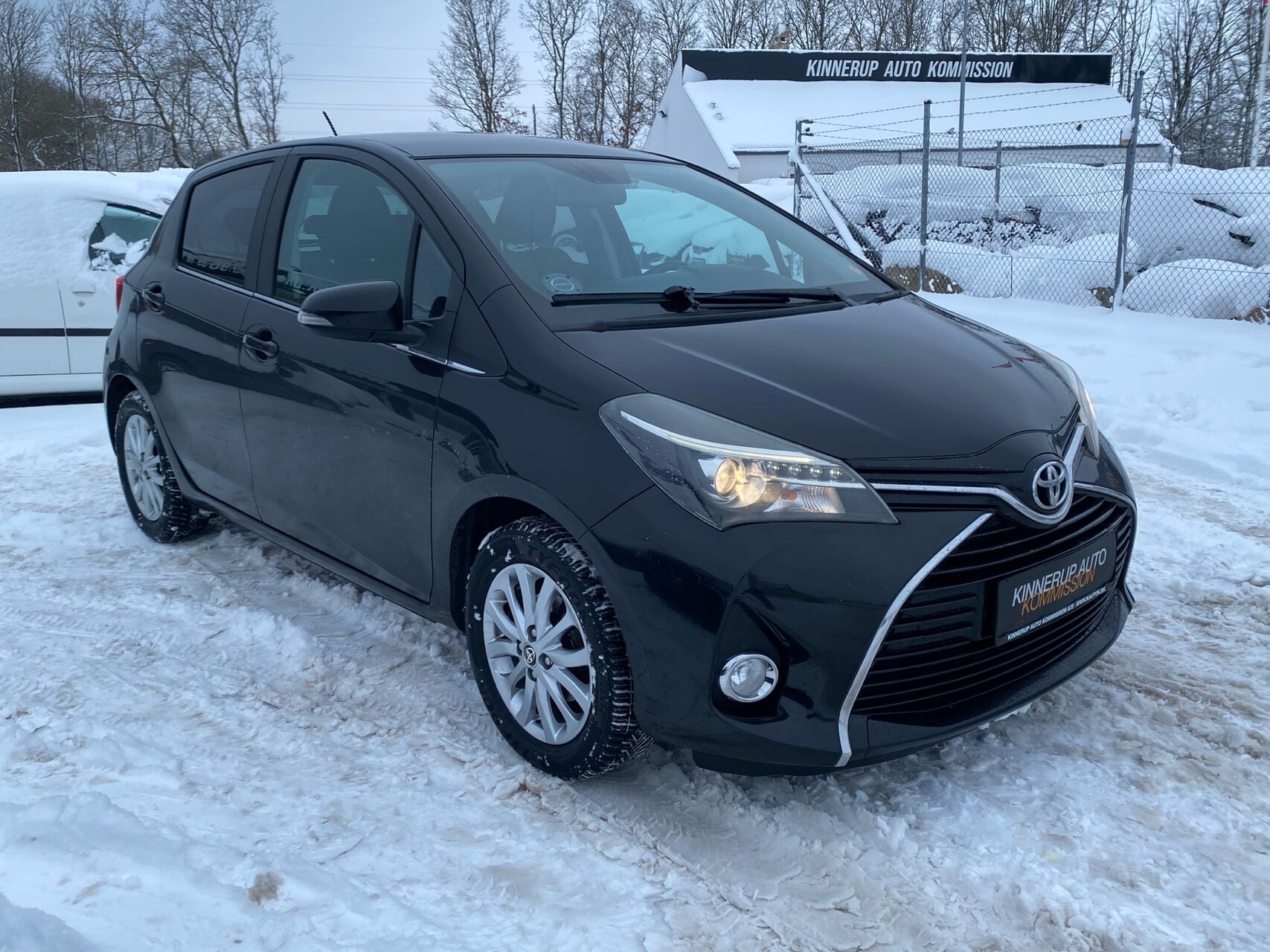 Billede af Toyota Yaris 1,3 VVT-I Lounge Edition 100HK 5d 6g