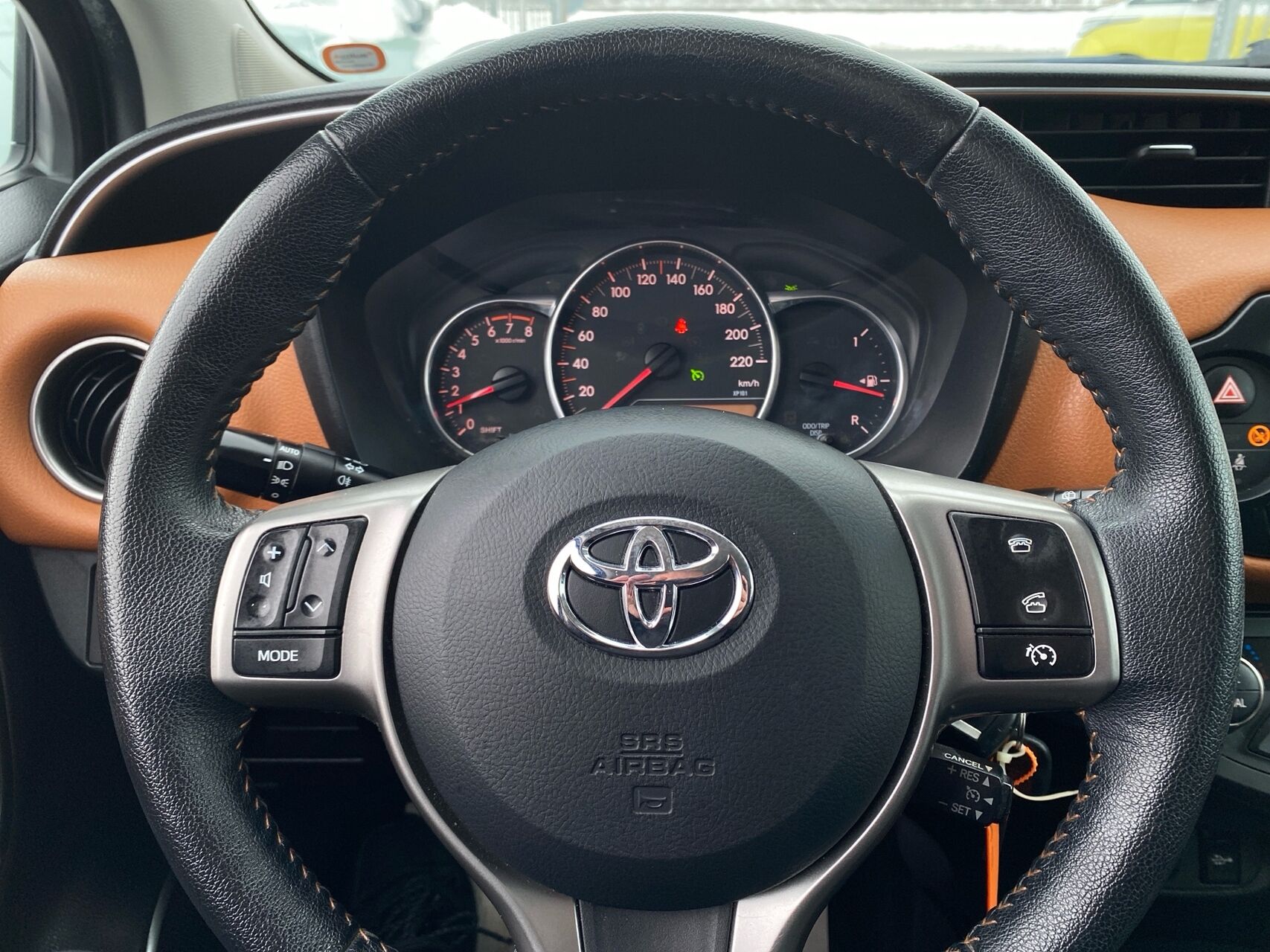 Billede af Toyota Yaris 1,3 VVT-I Lounge Edition 100HK 5d 6g