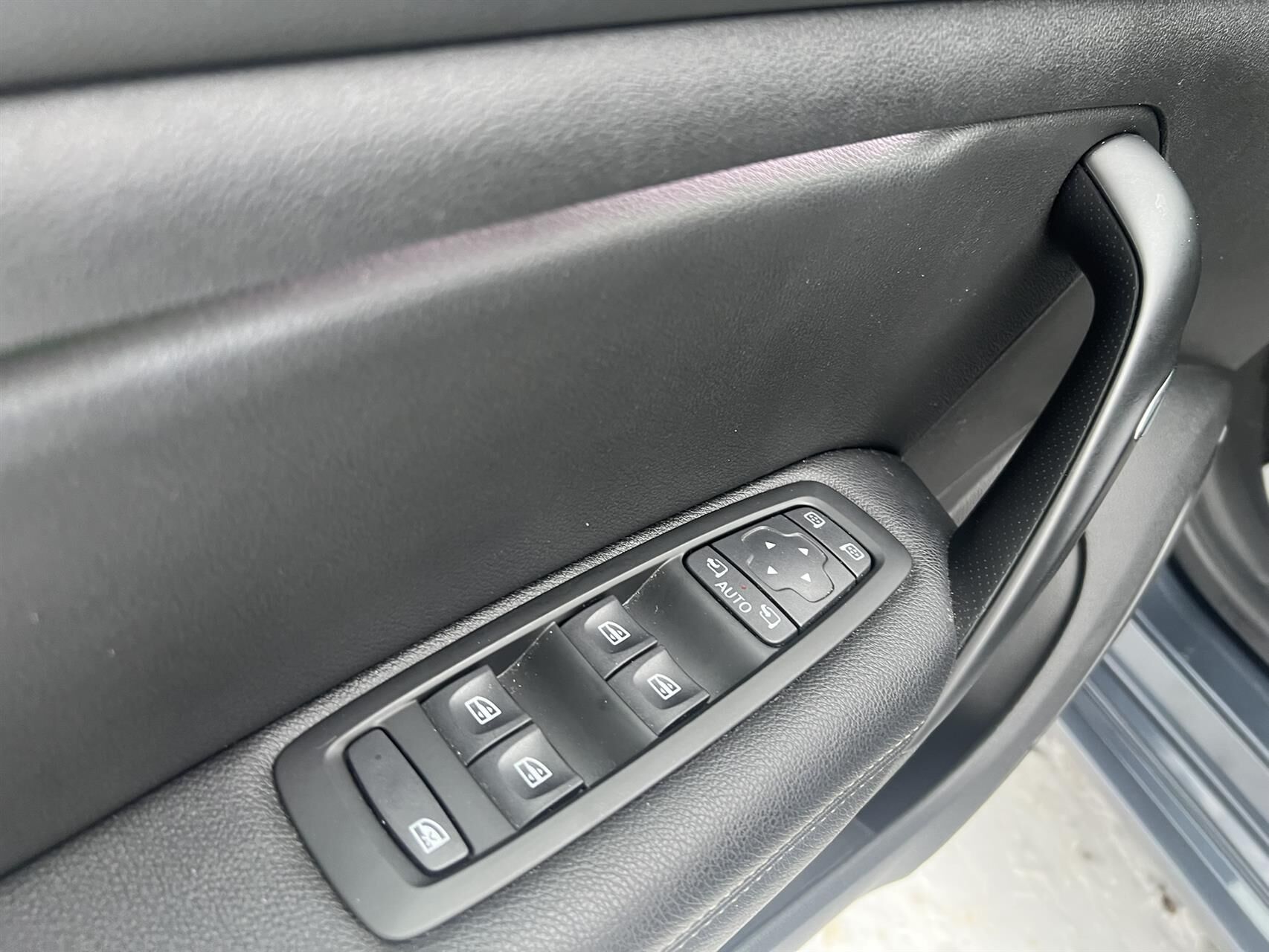 Billede af Renault Mégane Sport Tourer 1,5 Blue DCi Intens EDC 115HK Stc 7g Aut.