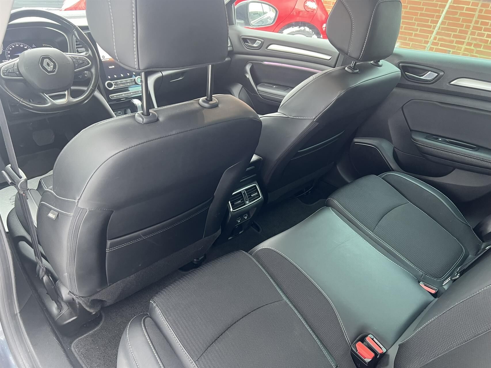 Billede af Renault Mégane Sport Tourer 1,5 Blue DCi Intens EDC 115HK Stc 7g Aut.