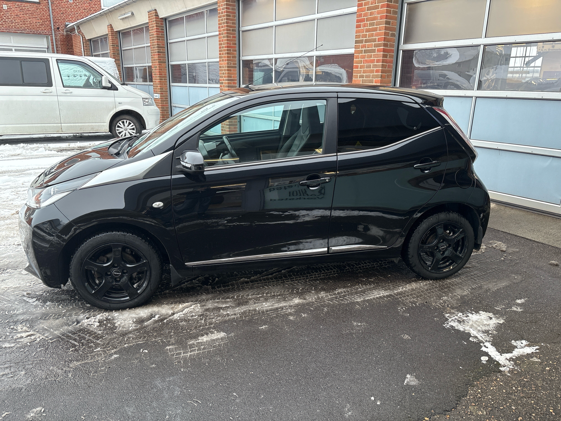 Billede af Toyota Aygo 1,0 VVT-I X-Black II 69HK 5d