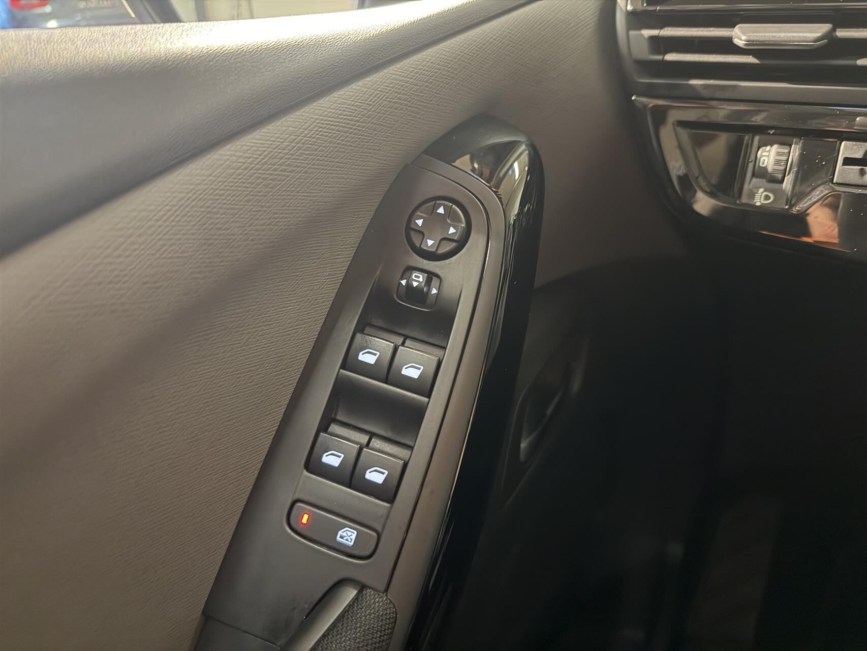 Billede af Citroën Grand C4 SpaceTourer 1,2 PureTech Intensive+ EAT8 130HK 8g Aut.