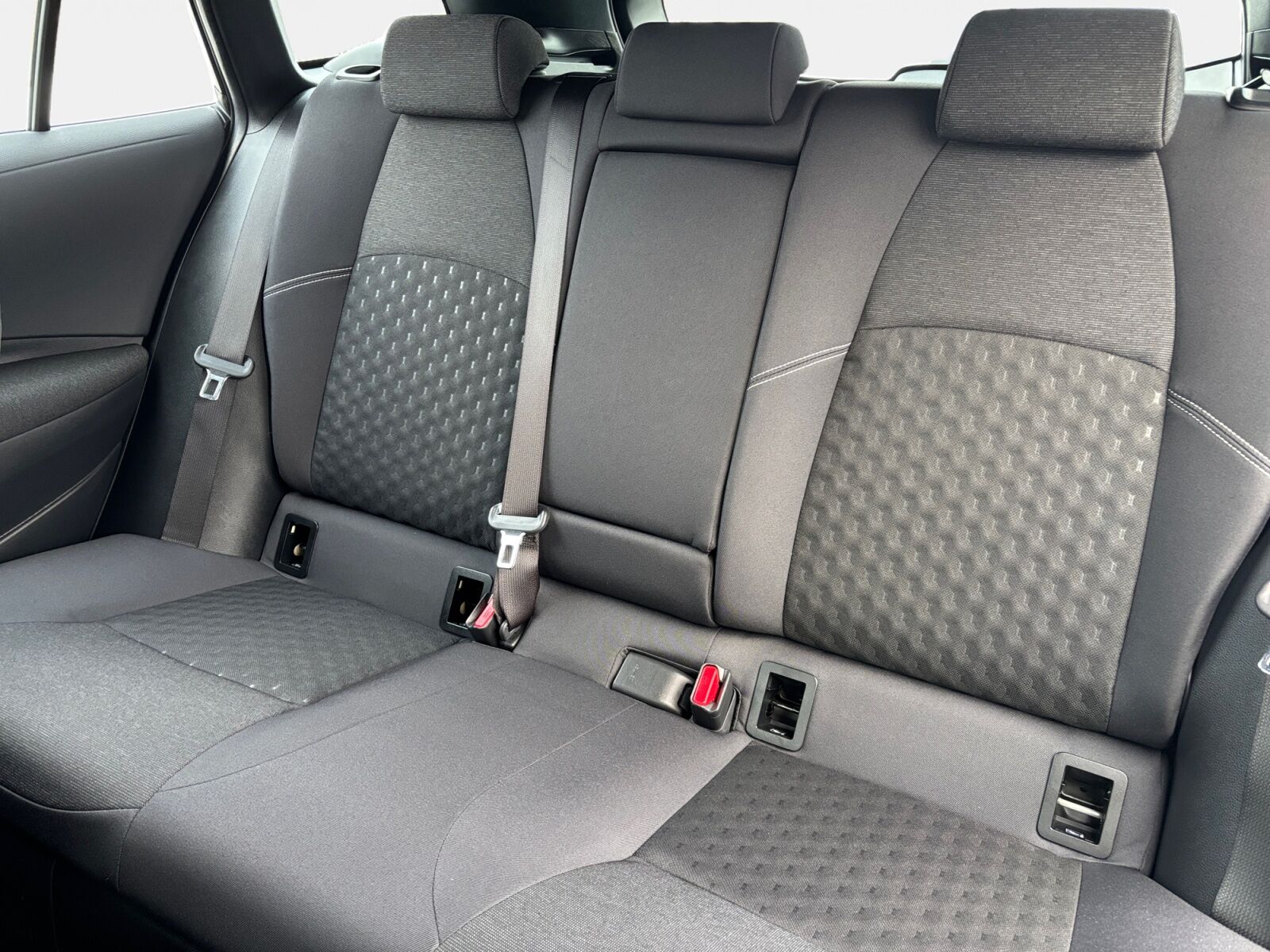 Billede af Toyota Corolla Touring Sports 1,8 Hybrid Active Comfort Plus E-CVT 140HK Stc Trinl. Gear