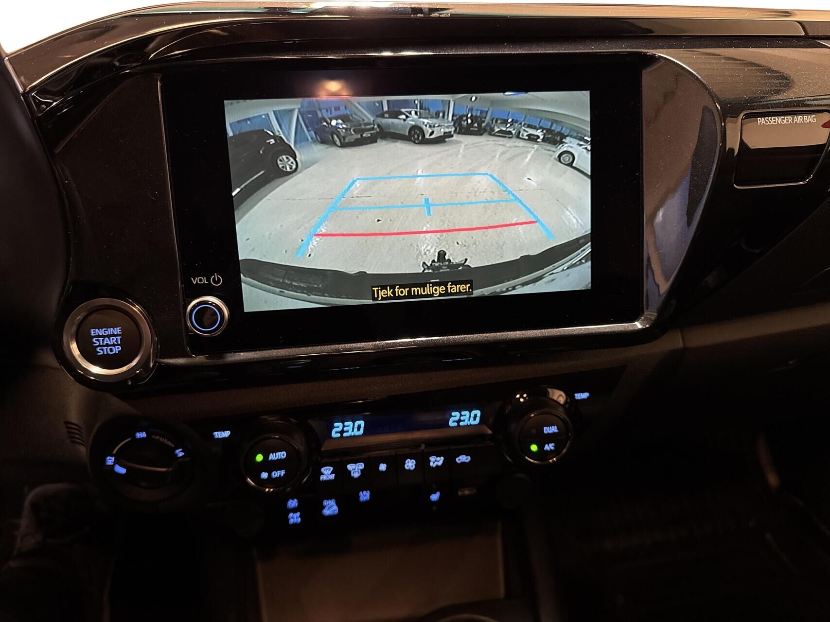 Billede af Toyota HiLux 2.8 diesel MHEV 204hk Double Cab AWD aut. gear T3