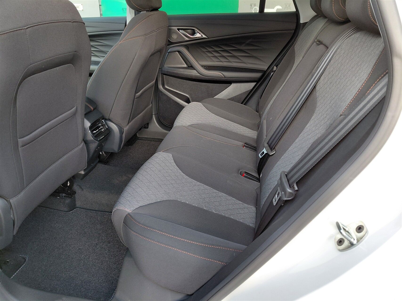 Billede af MG HS 1,5 T GDI  Plugin-hybrid Comfort 272HK 5d Aut.