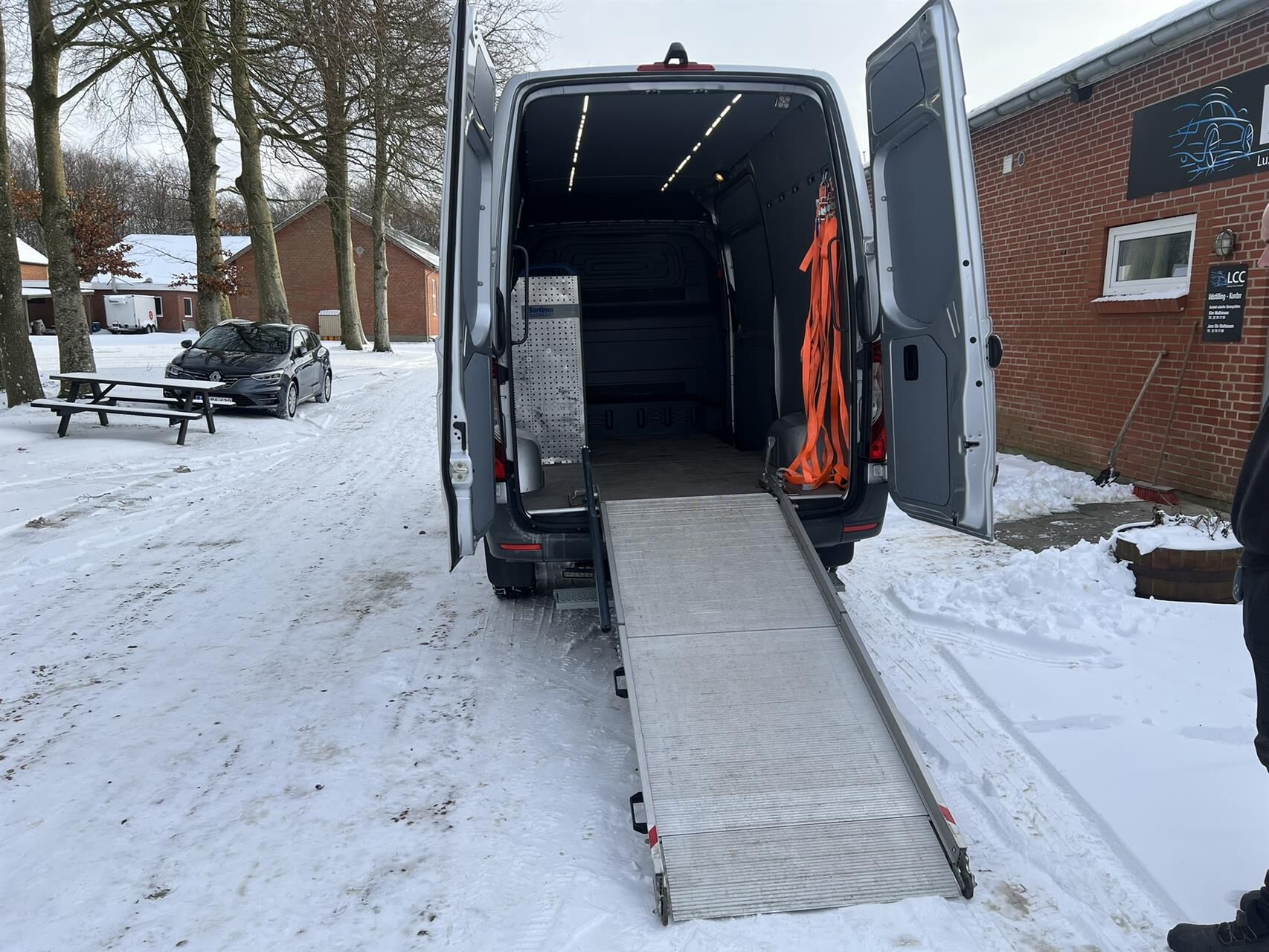 Billede af Mercedes-Benz Sprinter 317 2,0 CDI A2 H2 RWD 9G-Tronic 170HK Van Aut.