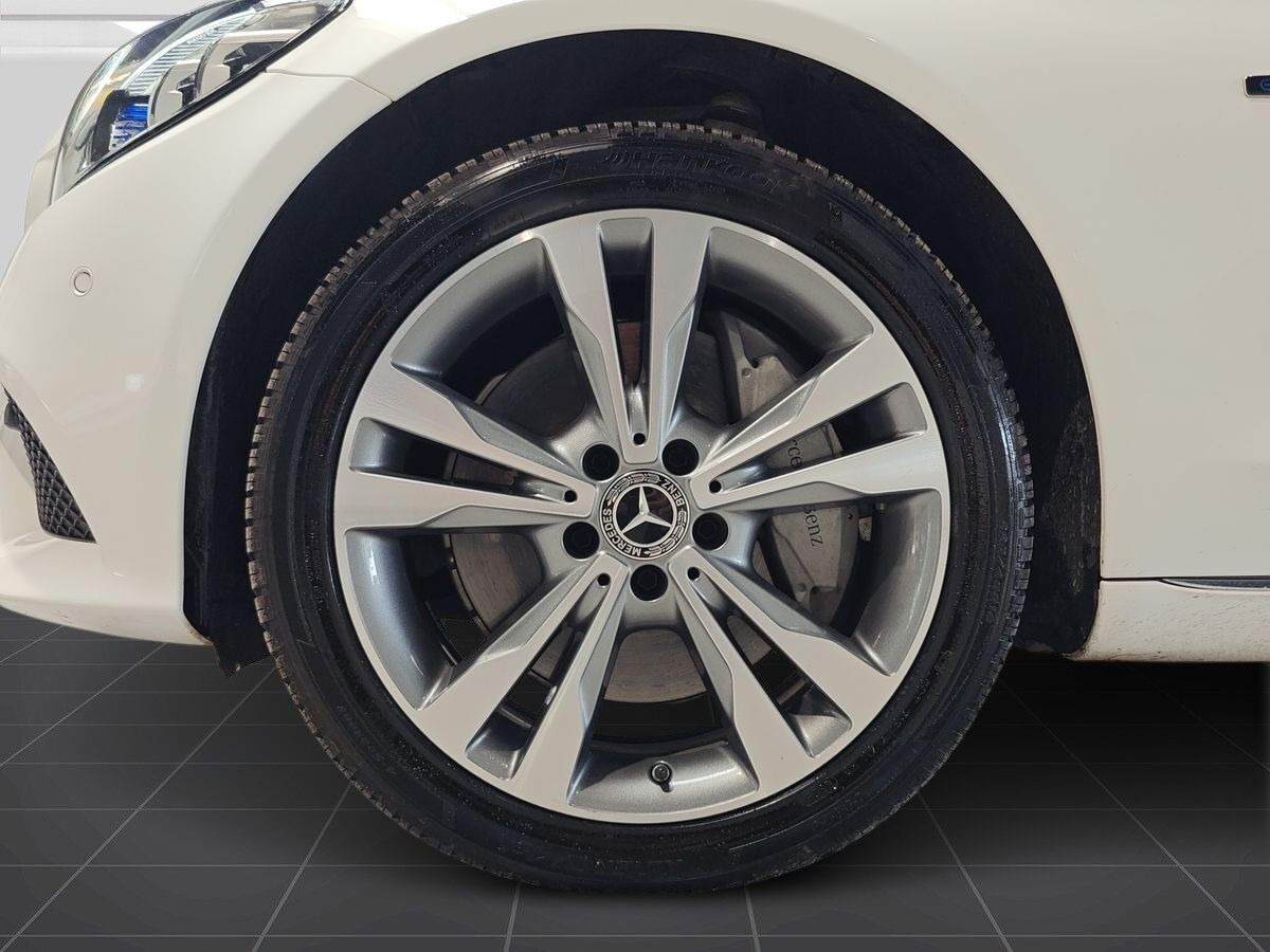 Billede af Mercedes-Benz C300 e T 2,0 Plugin-hybrid 9G-Tronic 320HK Stc Aut.