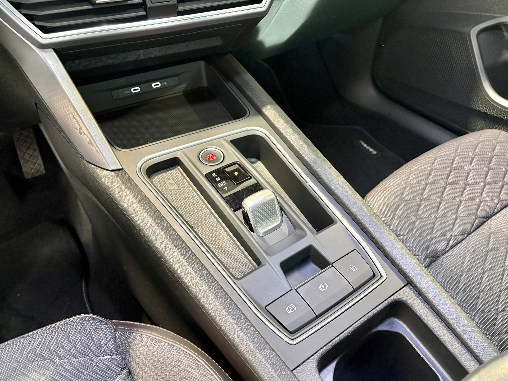 Billede af Seat Leon Sportstourer 1,4 e-Hybrid FR DSG 204HK Stc 6g Aut.