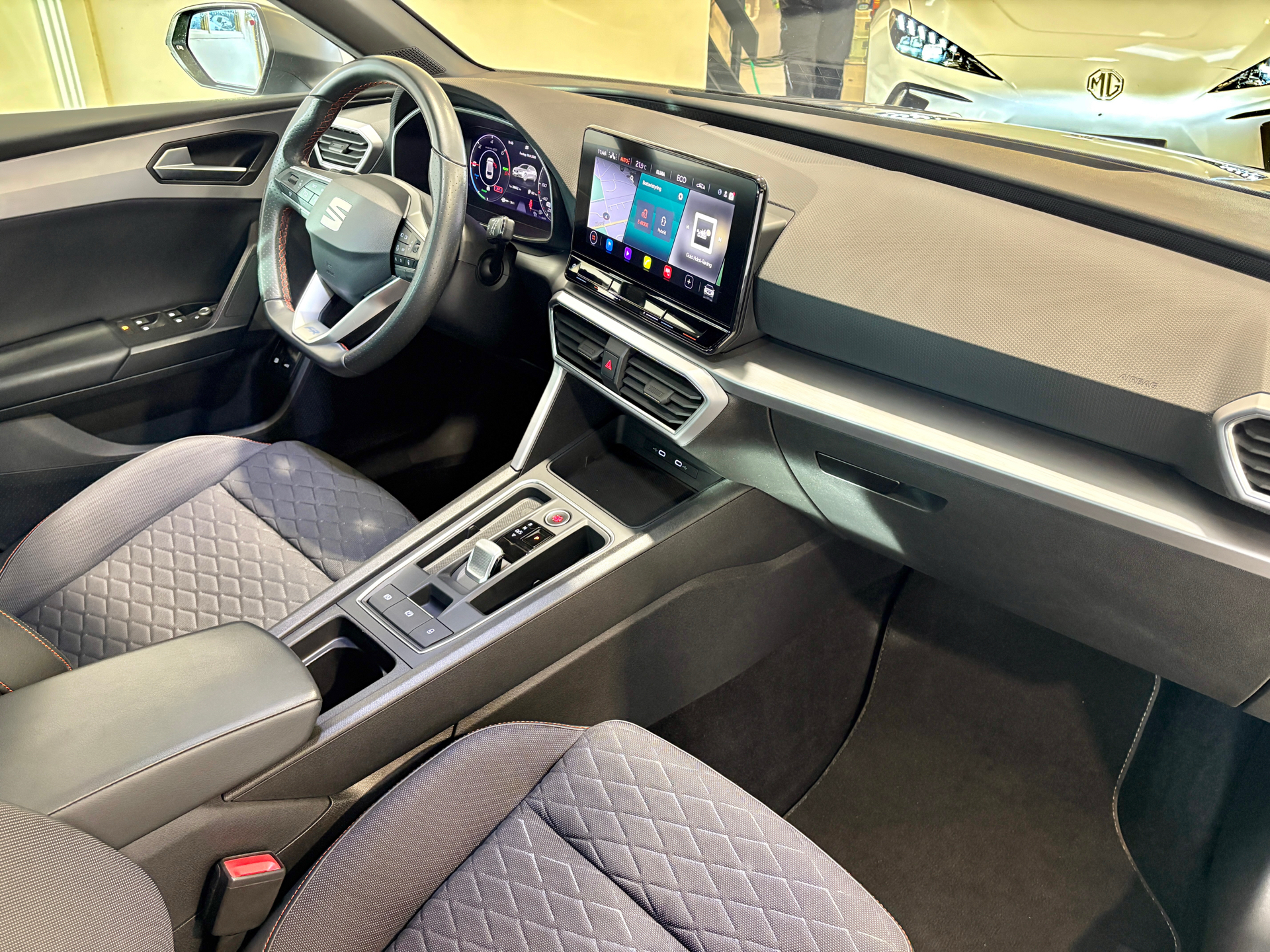 Billede af Seat Leon Sportstourer 1,4 e-Hybrid FR DSG 204HK Stc 6g Aut.