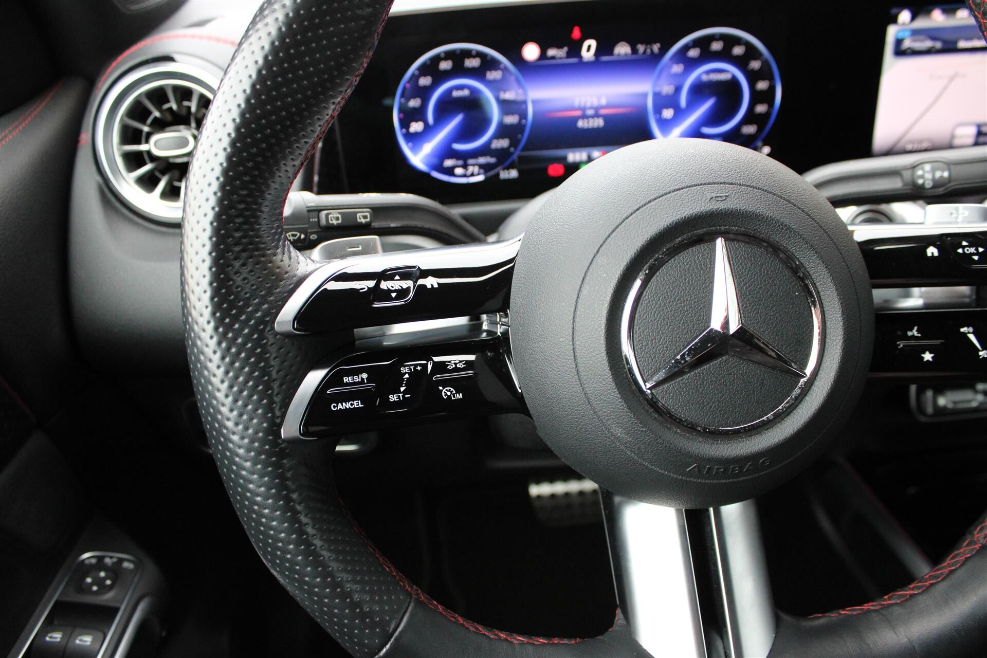 Billede af Mercedes-Benz EQB 350 EL AMG Advance 4Matic 292HK 5d Aut.