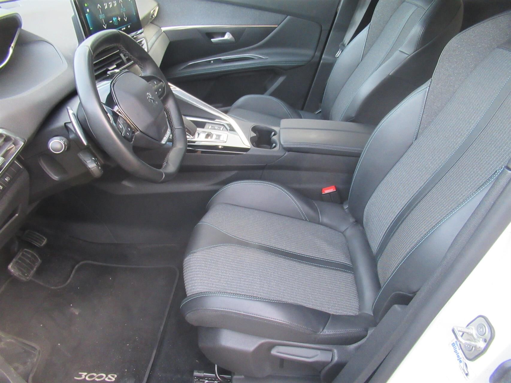 Billede af Peugeot 3008 1,6 PureTech  Plugin-hybrid First Selection EAT8 225HK 5d 8g Aut.