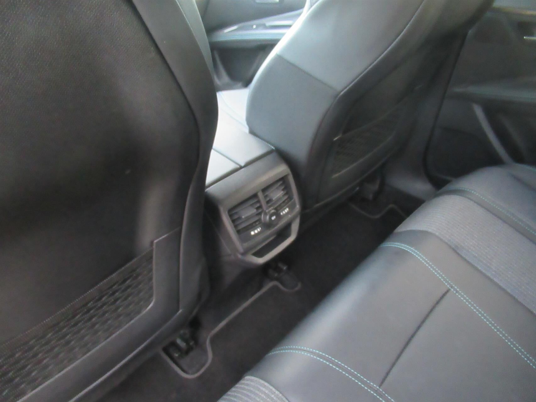 Billede af Peugeot 3008 1,6 PureTech  Plugin-hybrid First Selection EAT8 225HK 5d 8g Aut.