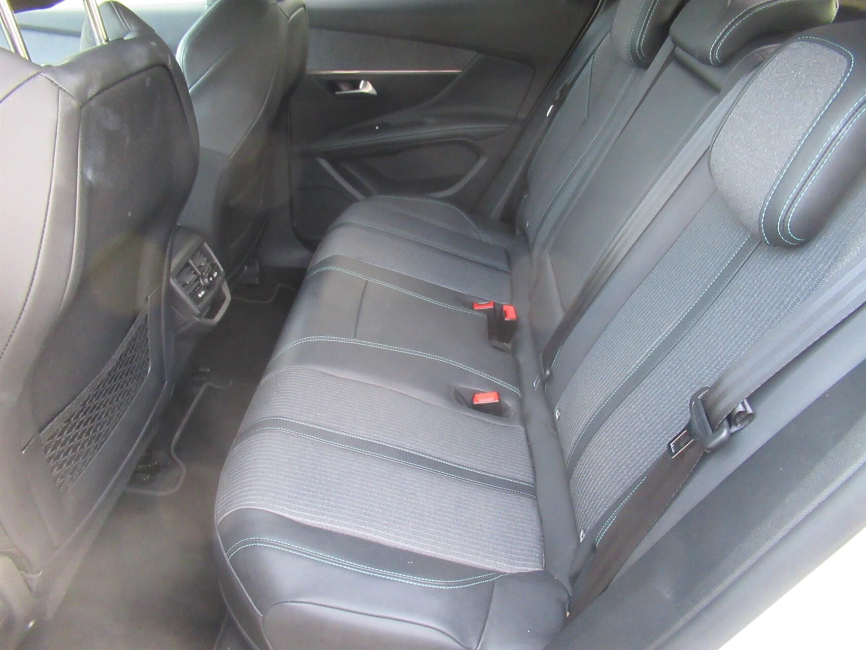 Billede af Peugeot 3008 1,6 PureTech  Plugin-hybrid First Selection EAT8 225HK 5d 8g Aut.