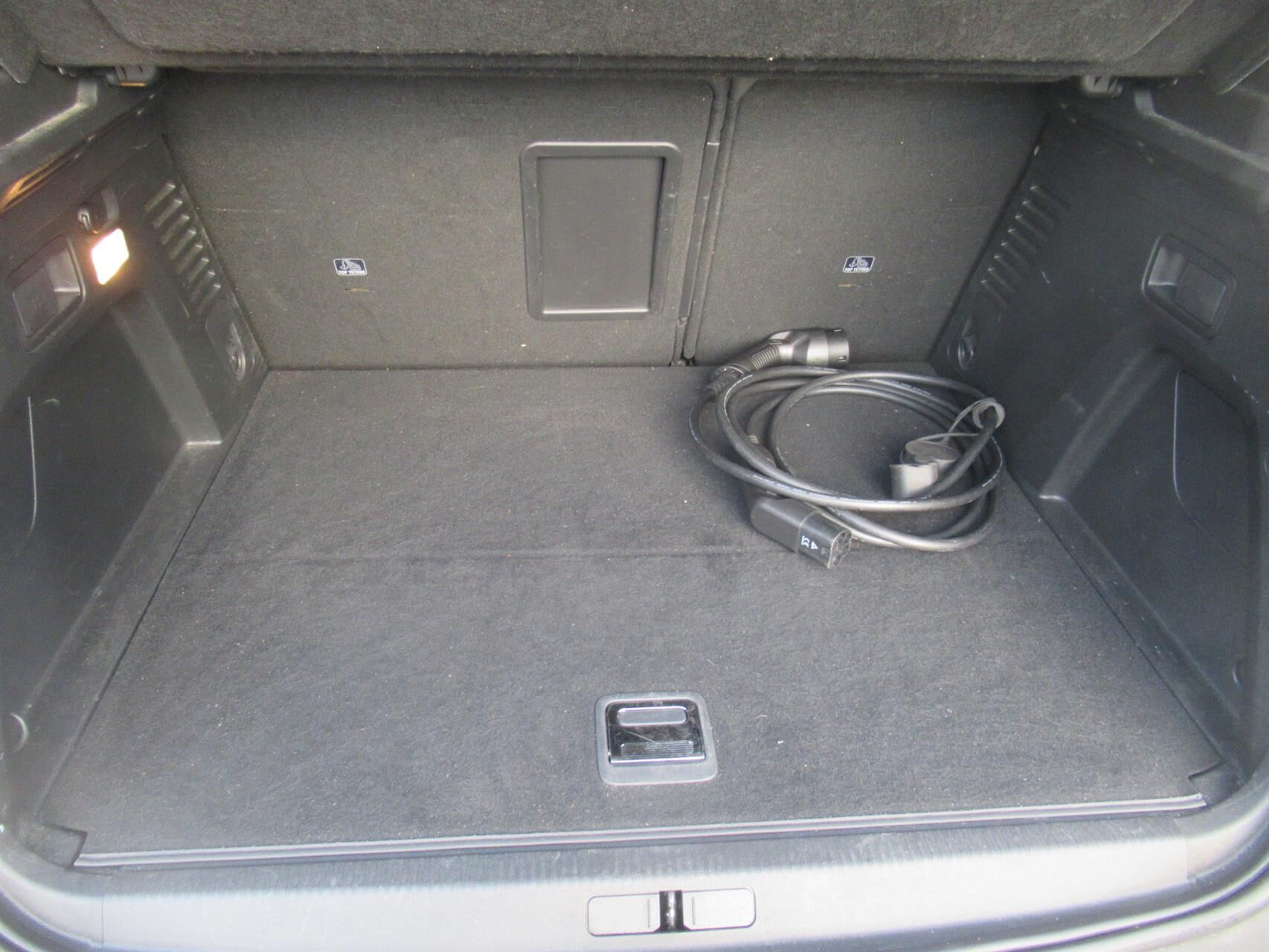 Billede af Peugeot 3008 1,6 PureTech  Plugin-hybrid First Selection EAT8 225HK 5d 8g Aut.