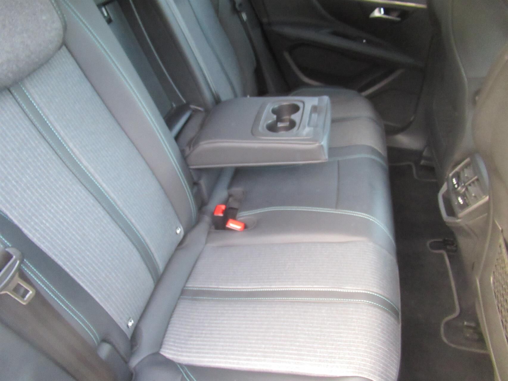 Billede af Peugeot 3008 1,6 PureTech  Plugin-hybrid First Selection EAT8 225HK 5d 8g Aut.