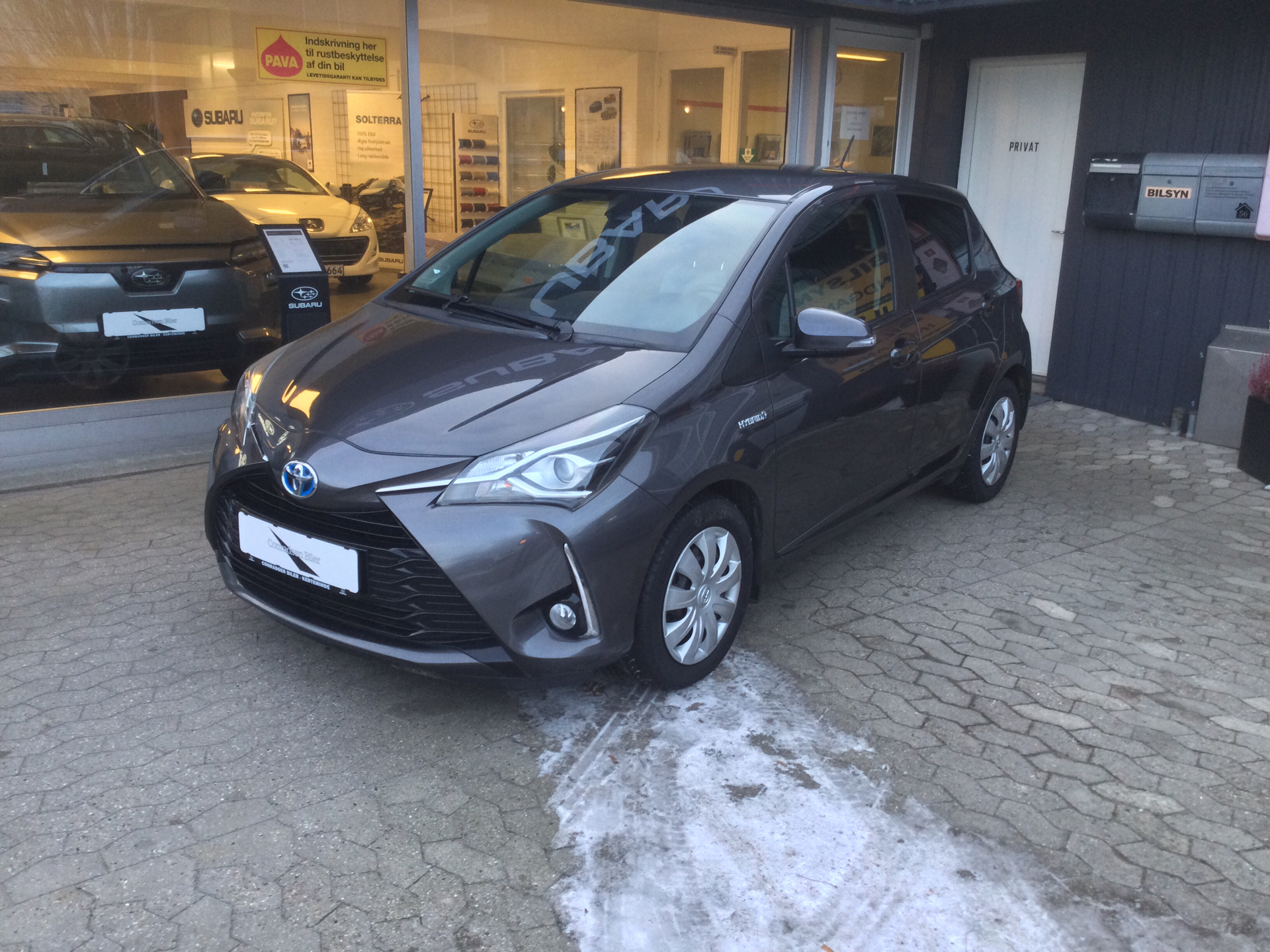 Billede af Toyota Yaris 1,5 Hybrid H2 Premium E-CVT 100HK 5d Trinl. Gear