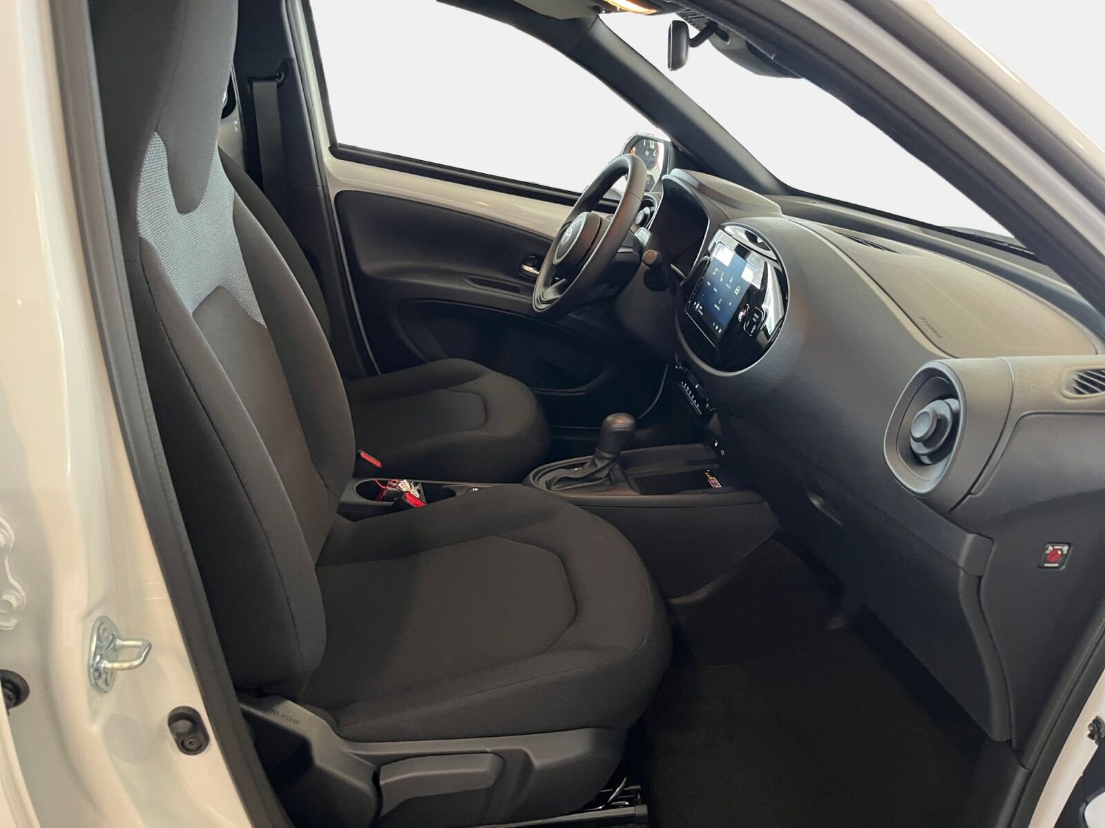 Billede af Toyota Aygo X 1,5 Hybrid Play Comfort CVT 116HK 5d Aut.