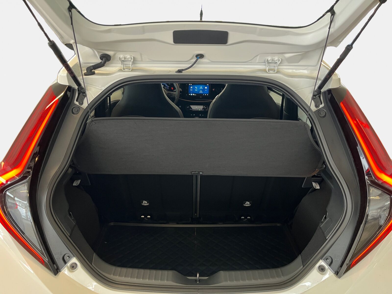 Billede af Toyota Aygo X 1,5 Hybrid Play Comfort CVT 116HK 5d Aut.