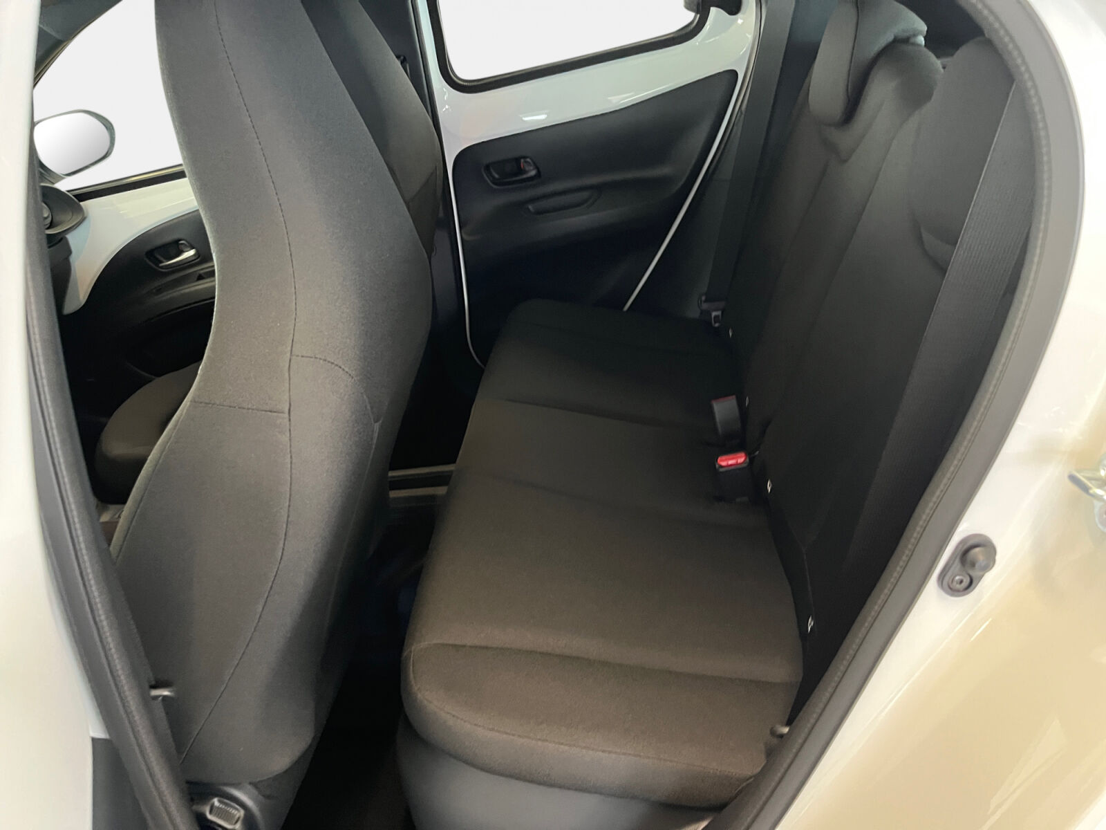 Billede af Toyota Aygo X 1,5 Hybrid Play Comfort CVT 116HK 5d Aut.