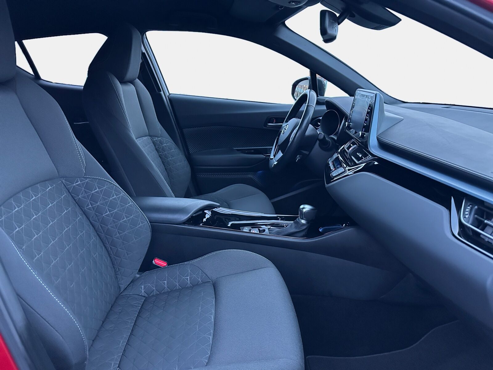 Billede af Toyota C-HR 2,0 Hybrid C-LUB Premium Multidrive S 184HK 5d Aut.