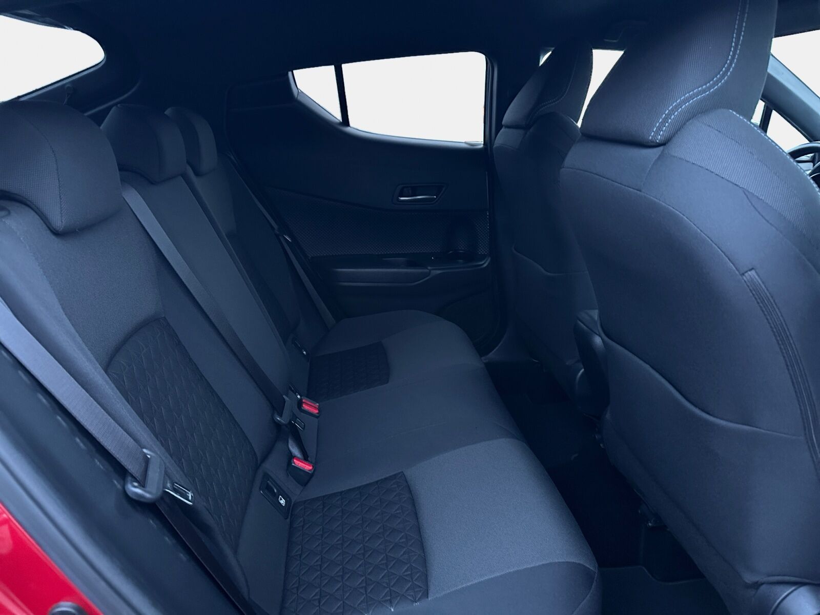 Billede af Toyota C-HR 2,0 Hybrid C-LUB Premium Multidrive S 184HK 5d Aut.