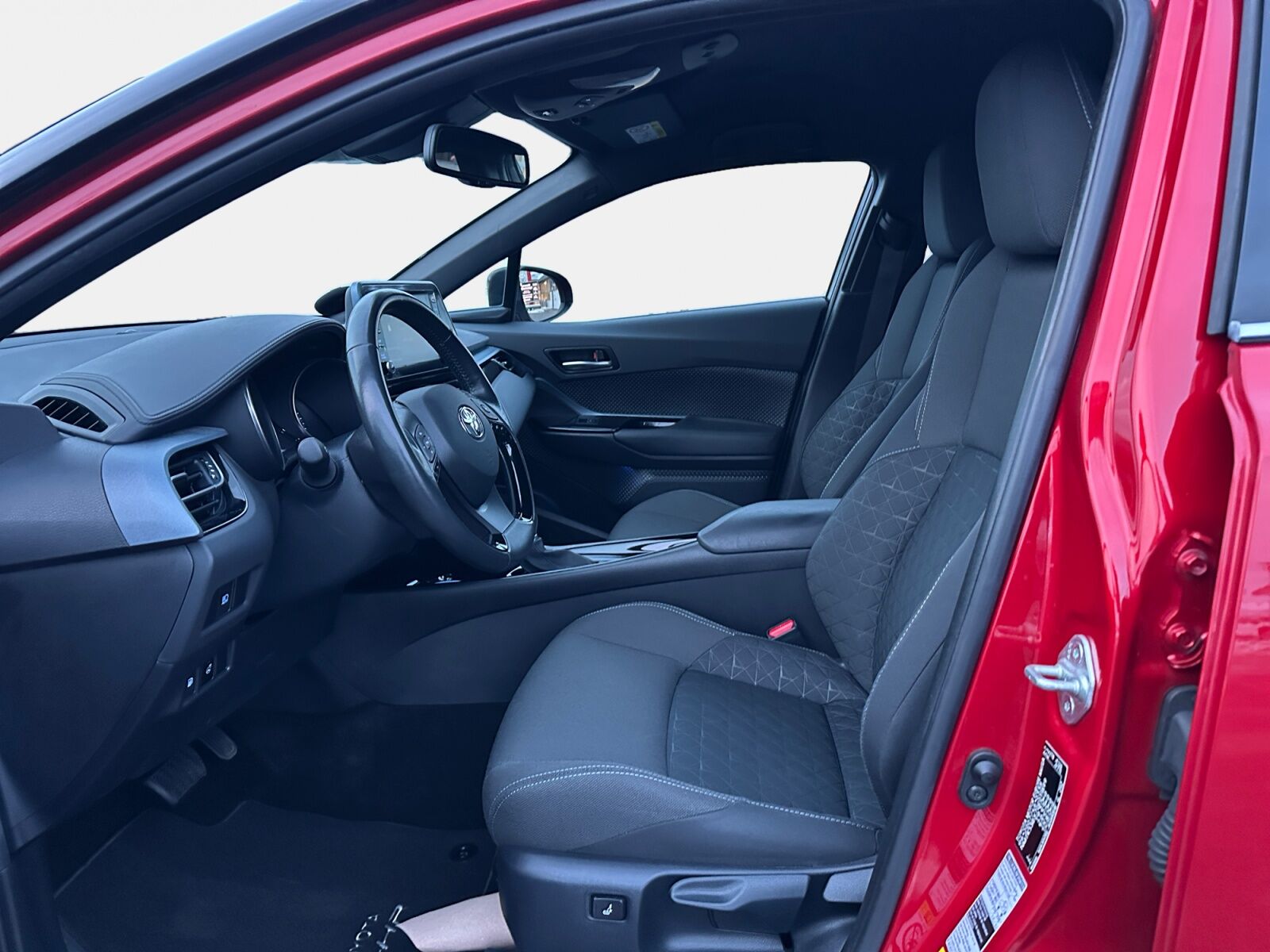 Billede af Toyota C-HR 2,0 Hybrid C-LUB Premium Multidrive S 184HK 5d Aut.