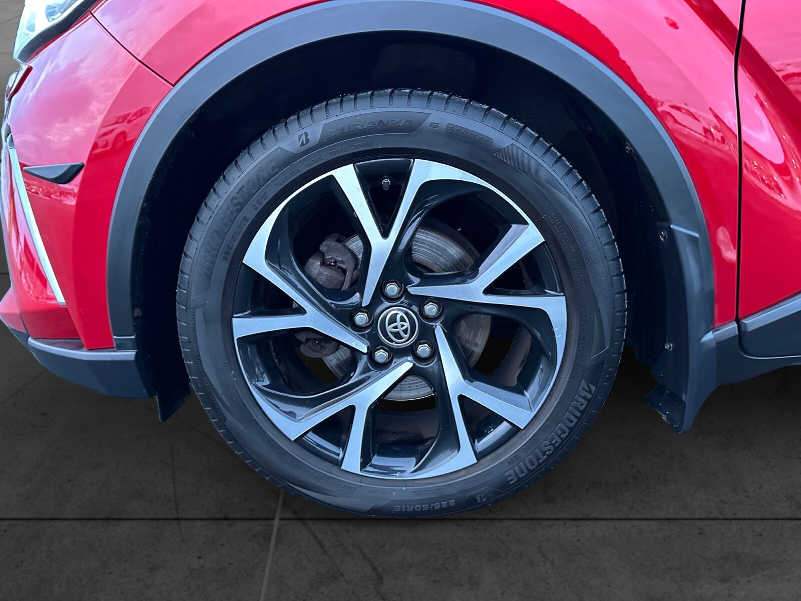 Billede af Toyota C-HR 2,0 Hybrid C-LUB Premium Multidrive S 184HK 5d Aut.