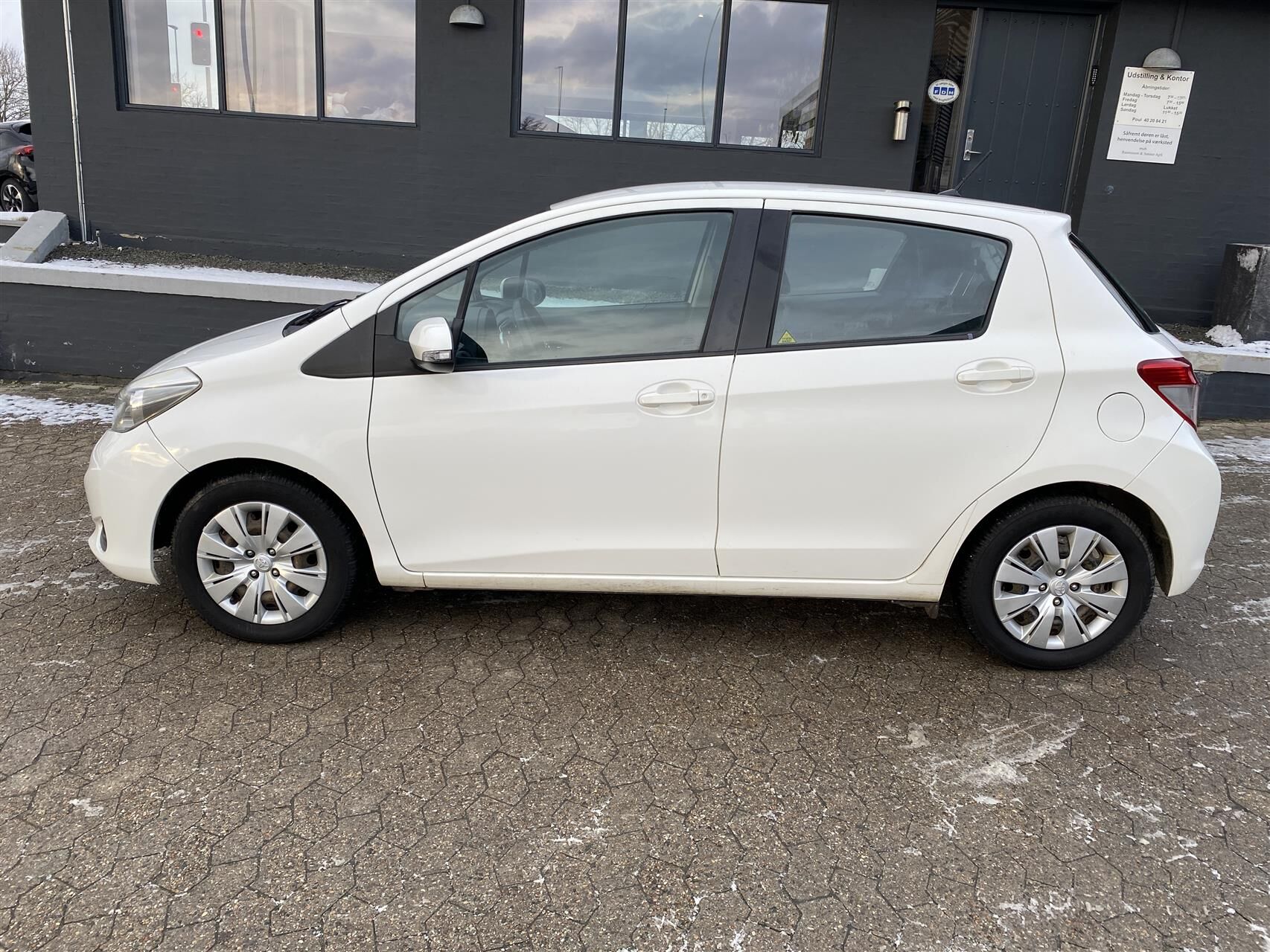 Billede af Toyota Yaris 1,0 VVT-I T1 69HK 5d