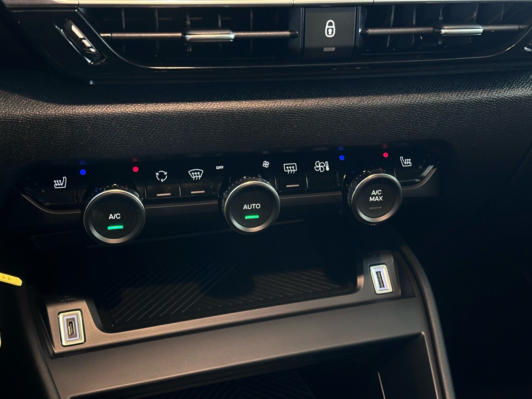 Billede af Citroën e-C4 EL Feel 136HK 5d Aut.