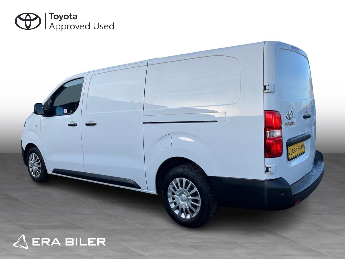 Billede af Toyota Proace Long 2,0 D Comfort Master m/dobbelt skydedør 122HK Van 8g Aut.